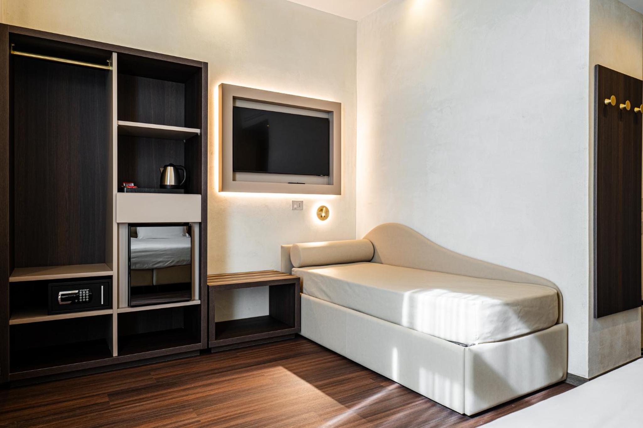 Superior Triple Room - Photo 13