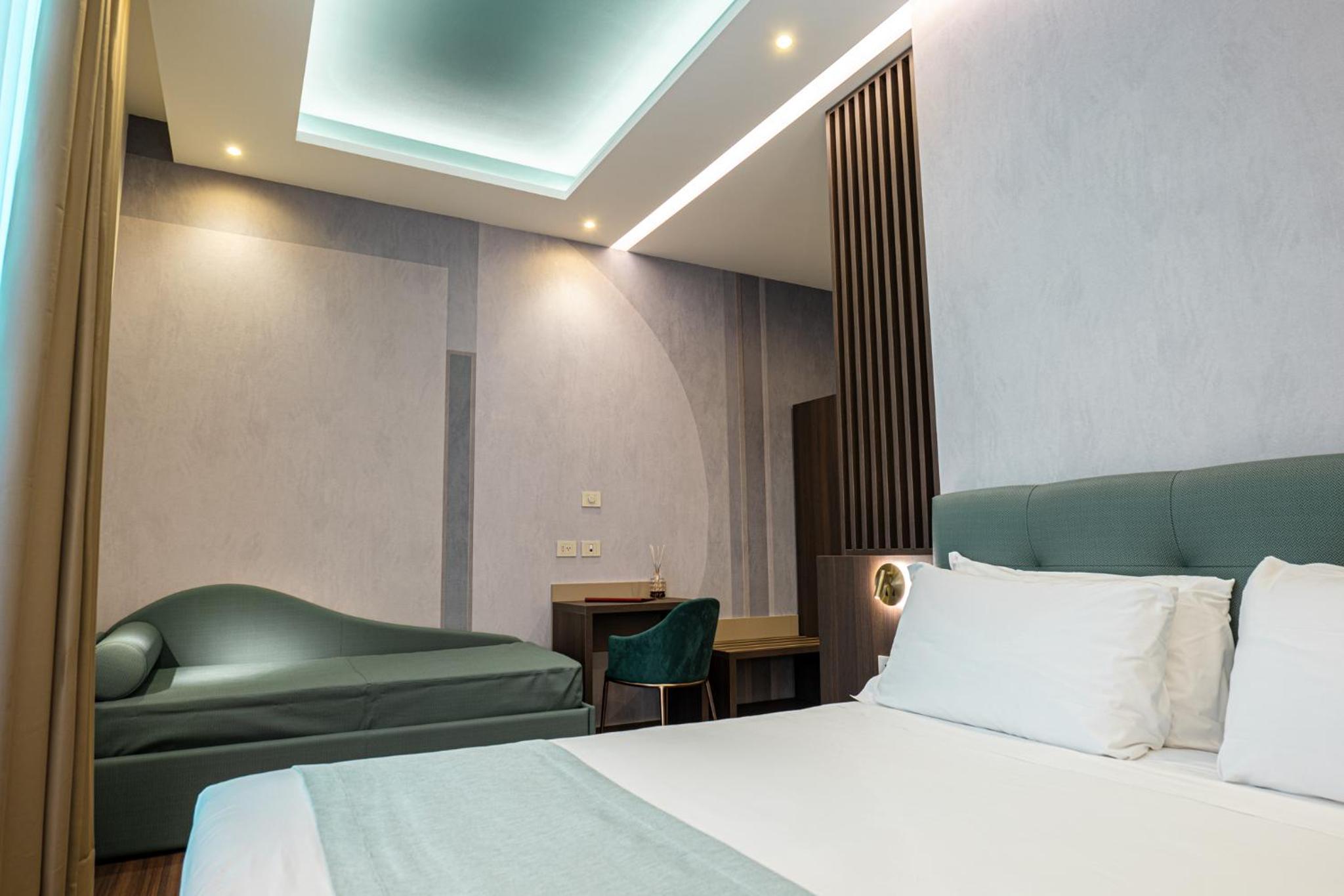Junior Suite with Terrace - Photo 7