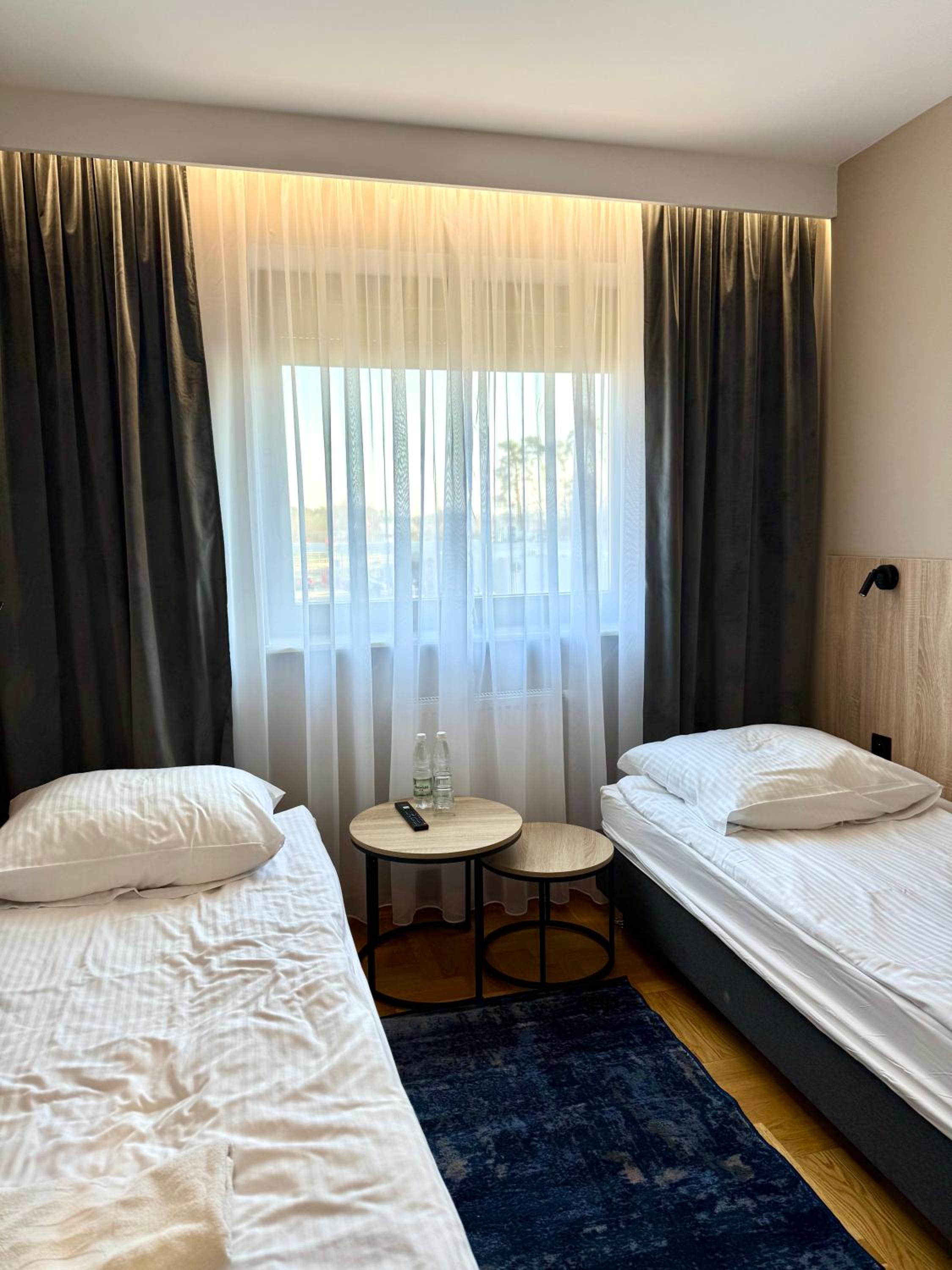Standard Twin Room - Photo 5