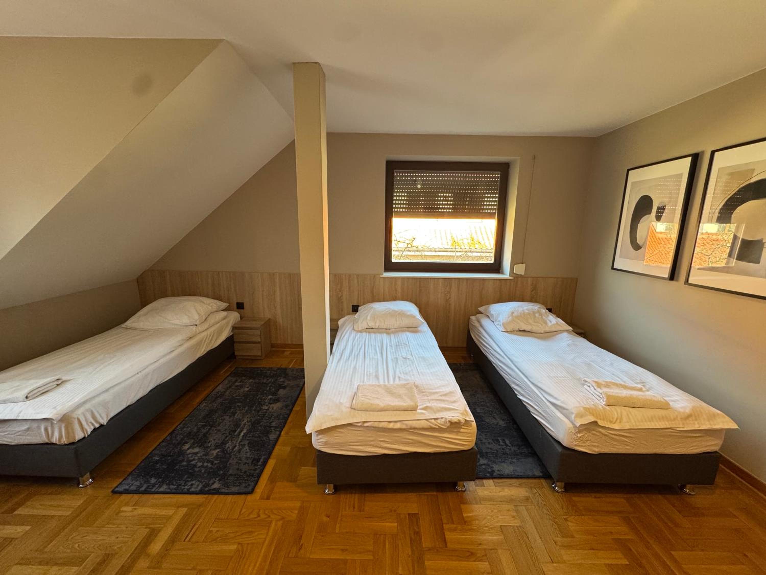 Triple Room - Photo 7
