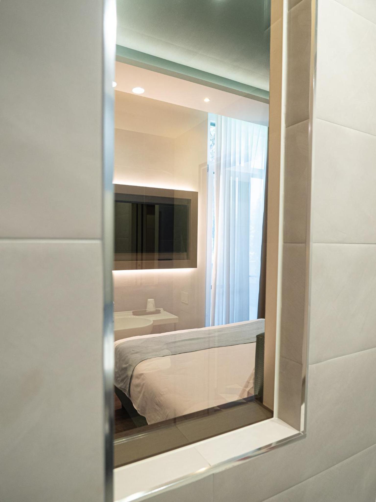 Junior Suite with Terrace - Photo 1
