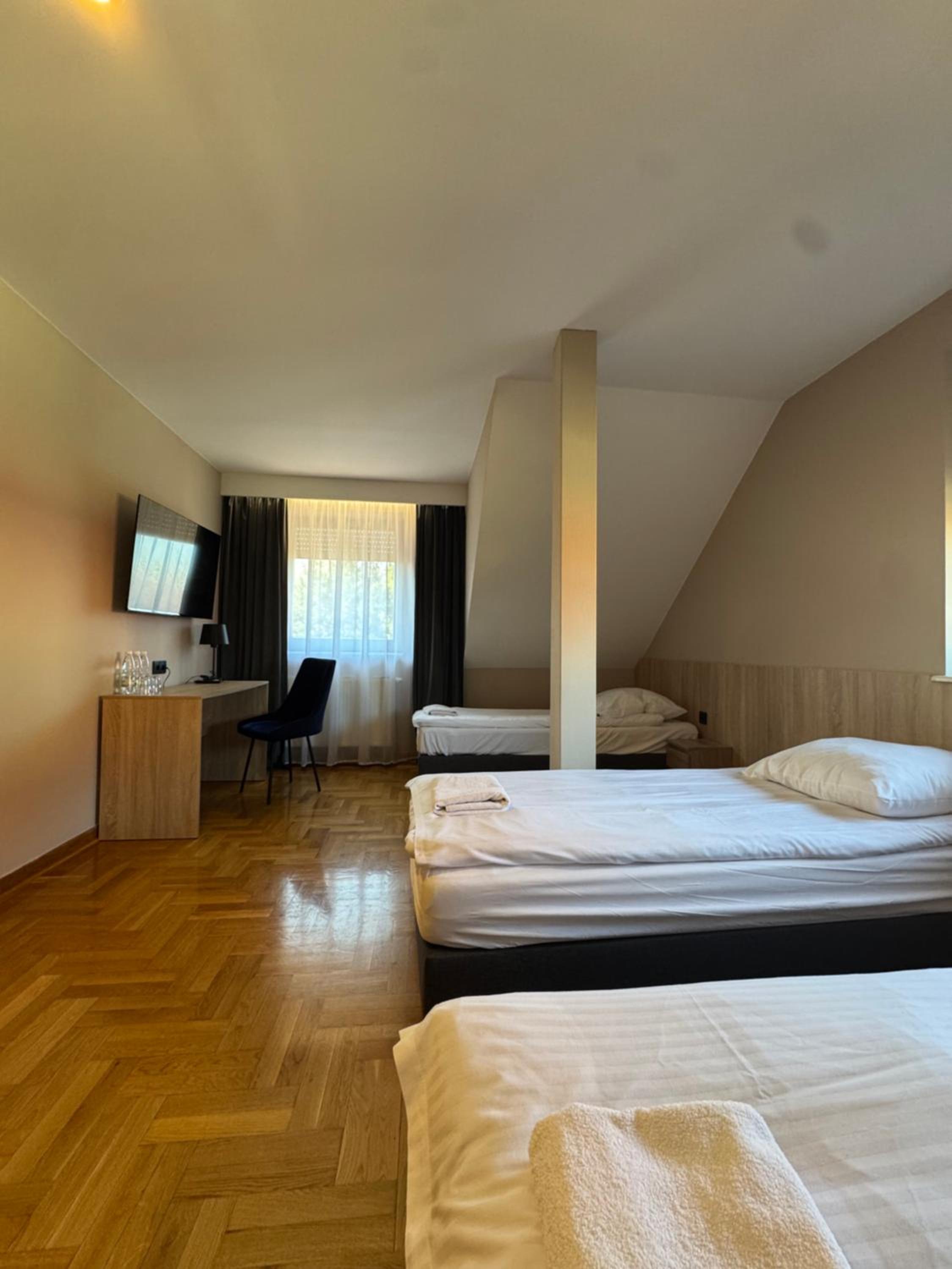 Triple Room - Photo 3