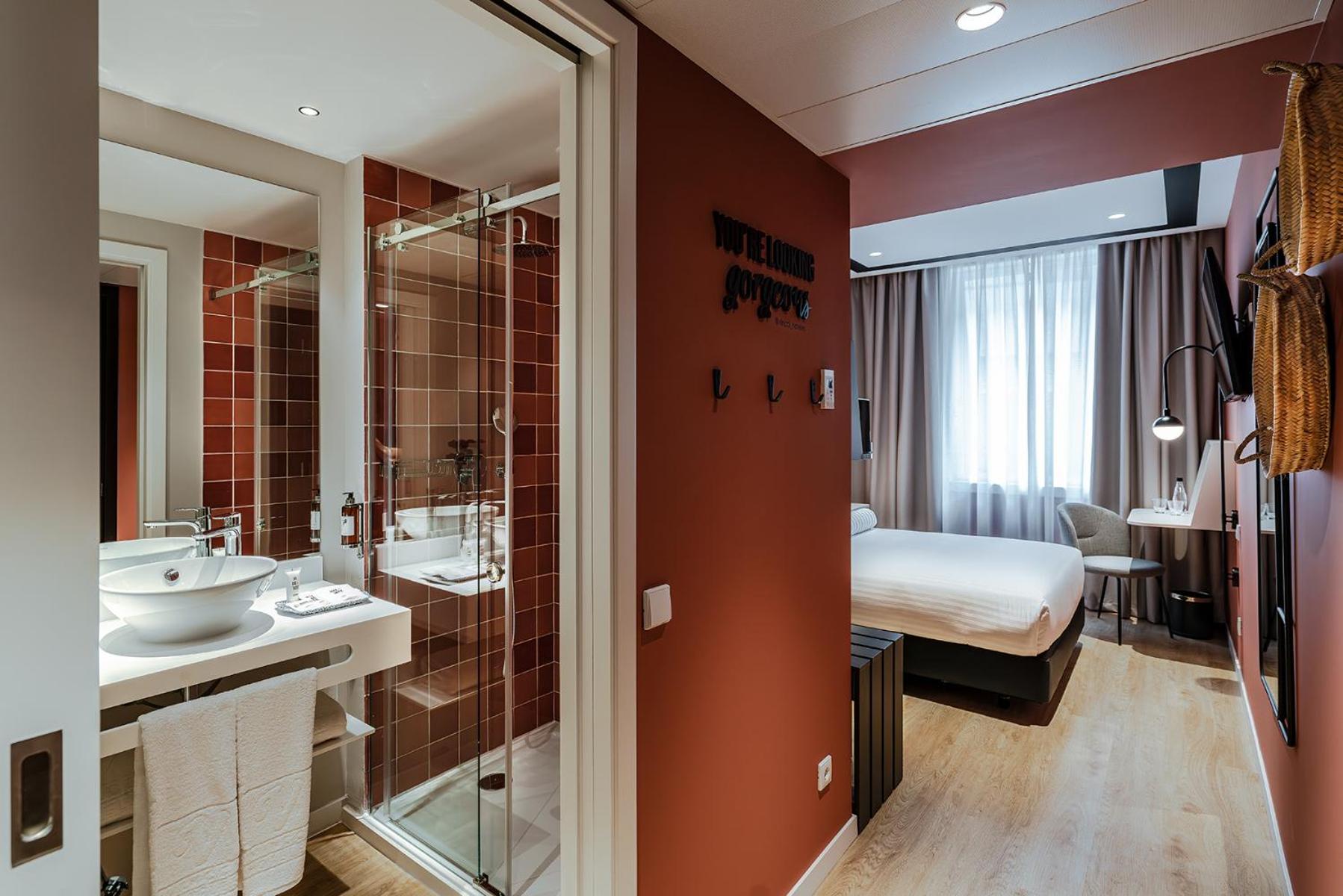 Petite Double Room - Photo 5