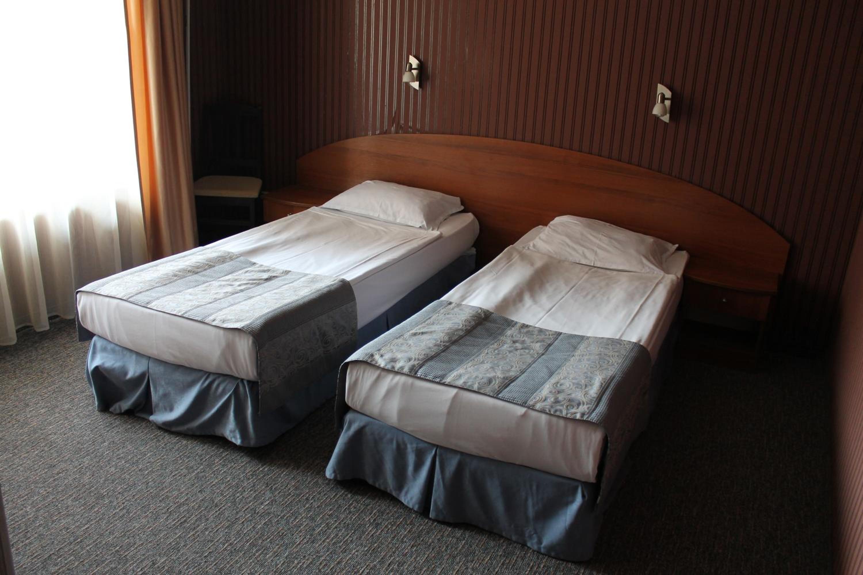 Double or Twin Room - Photo 12