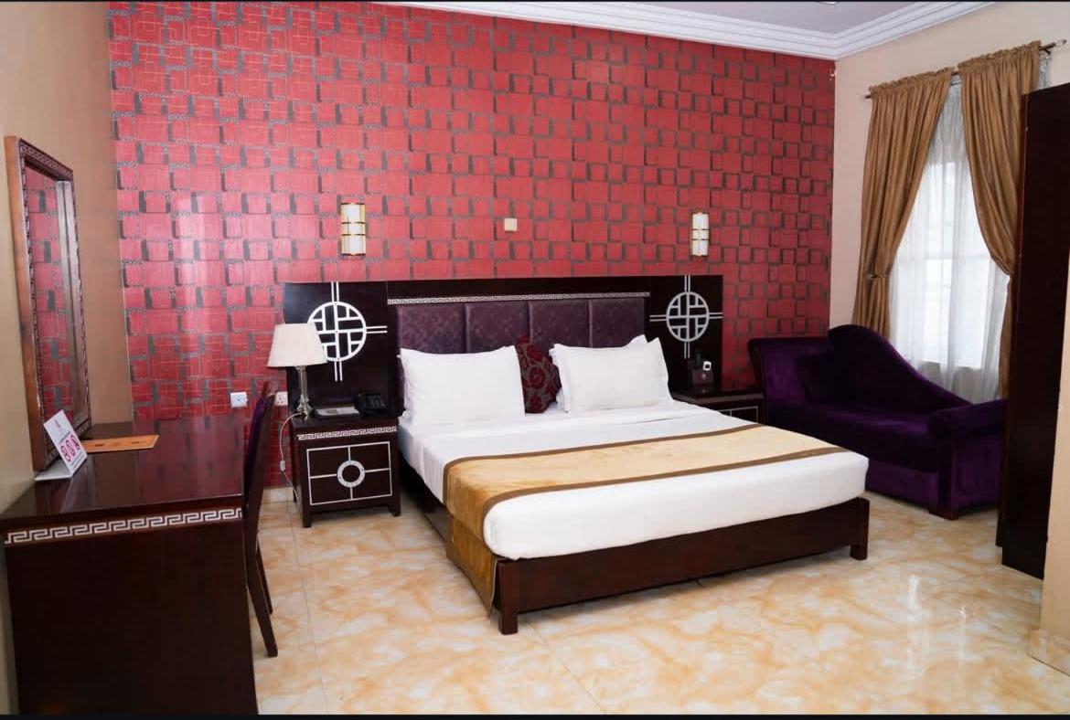 Large Single Room