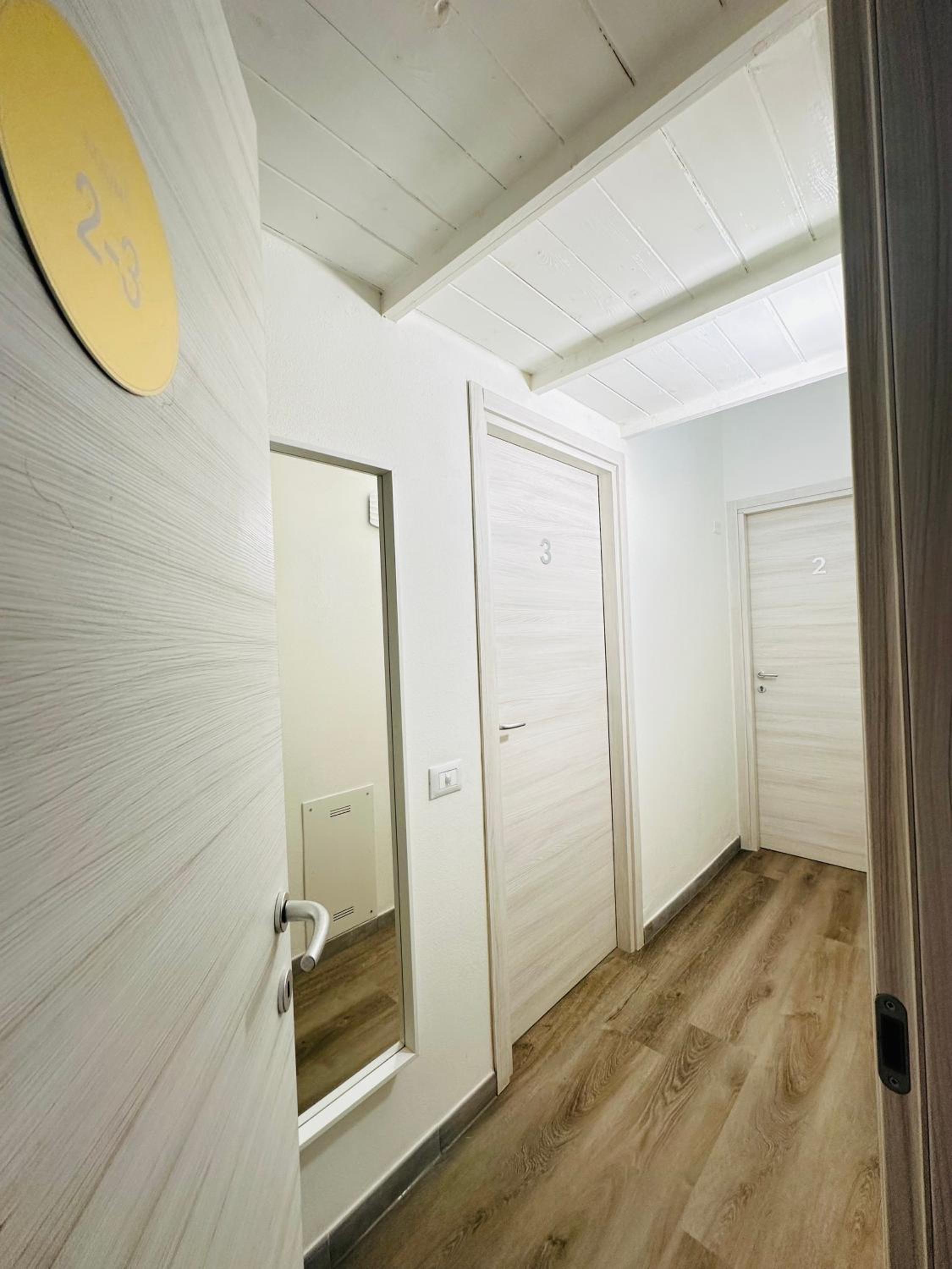 Large Single Room photo 3