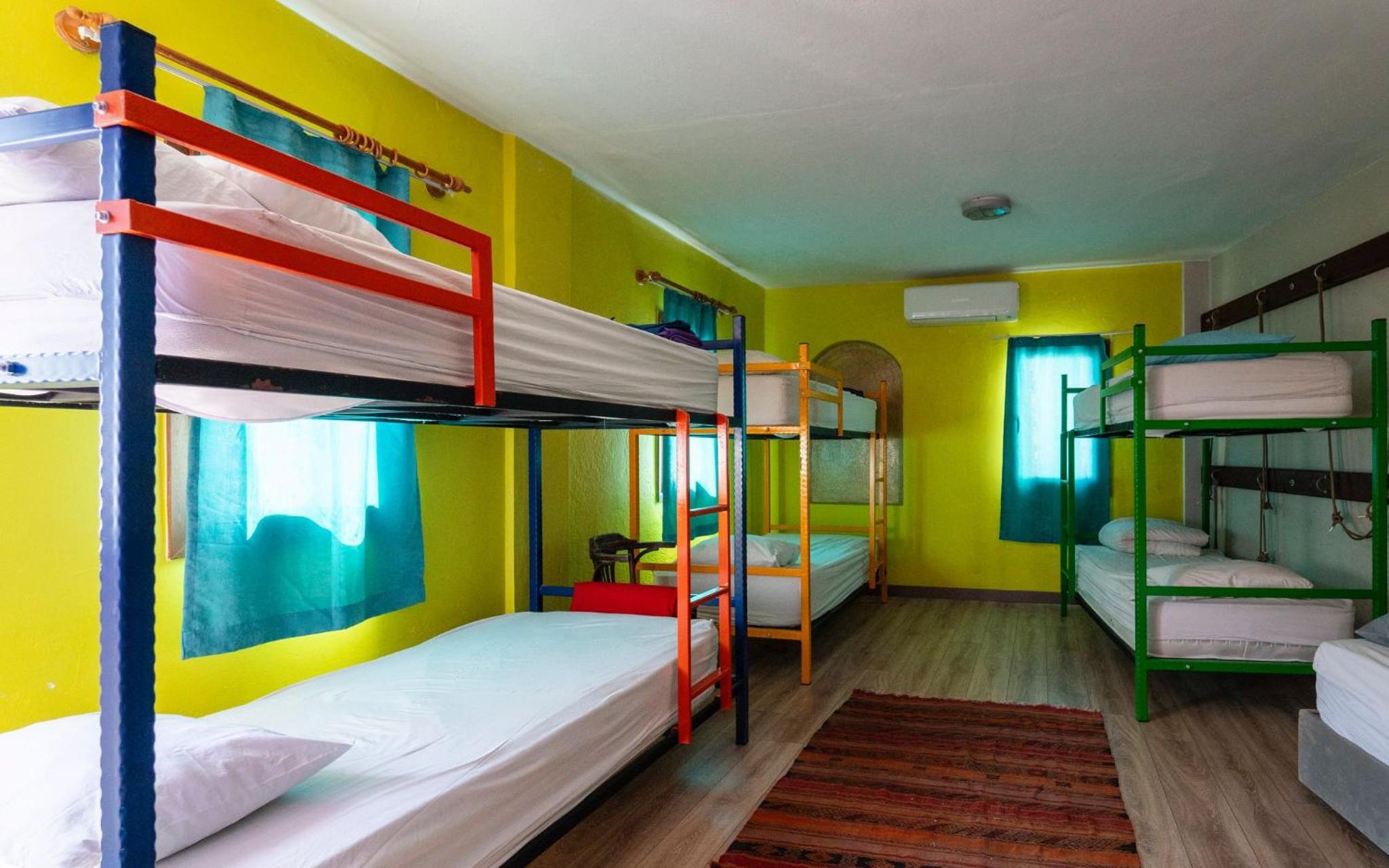 8-Bed Mixed Dormitory Room photo 1