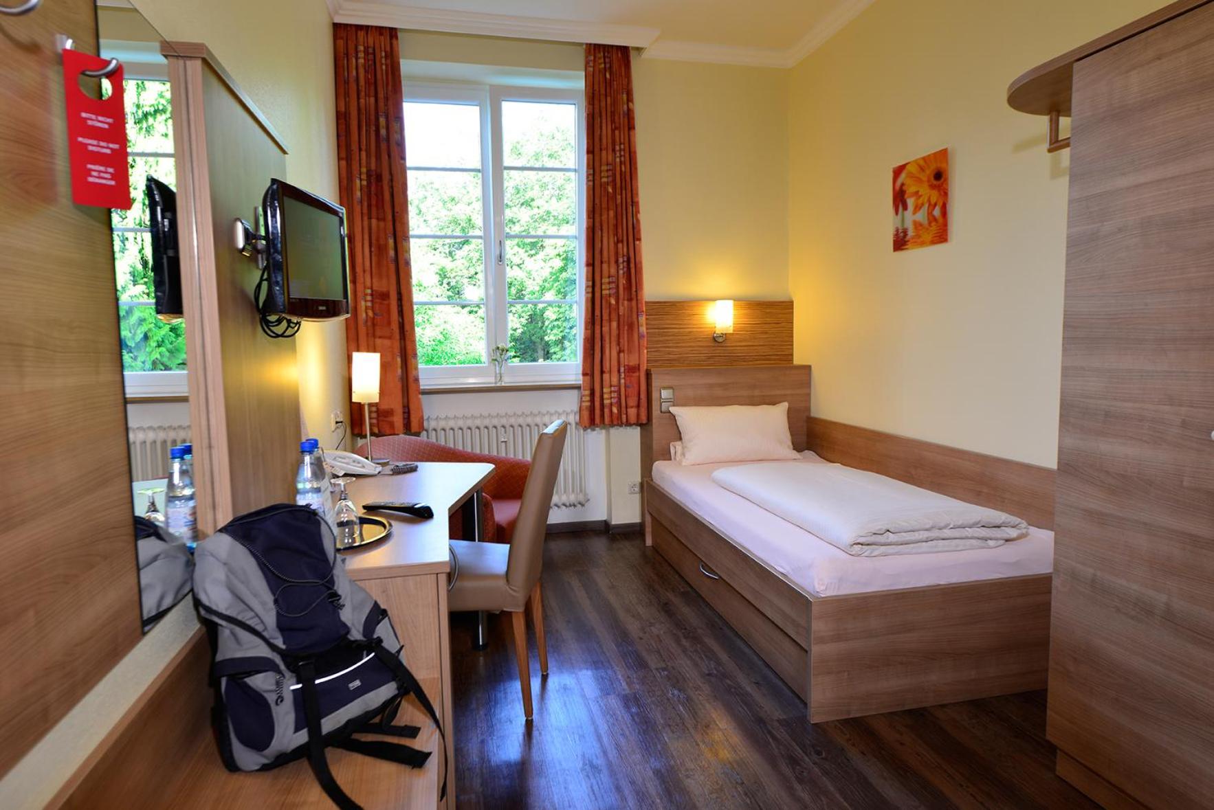 Single Room photo 3