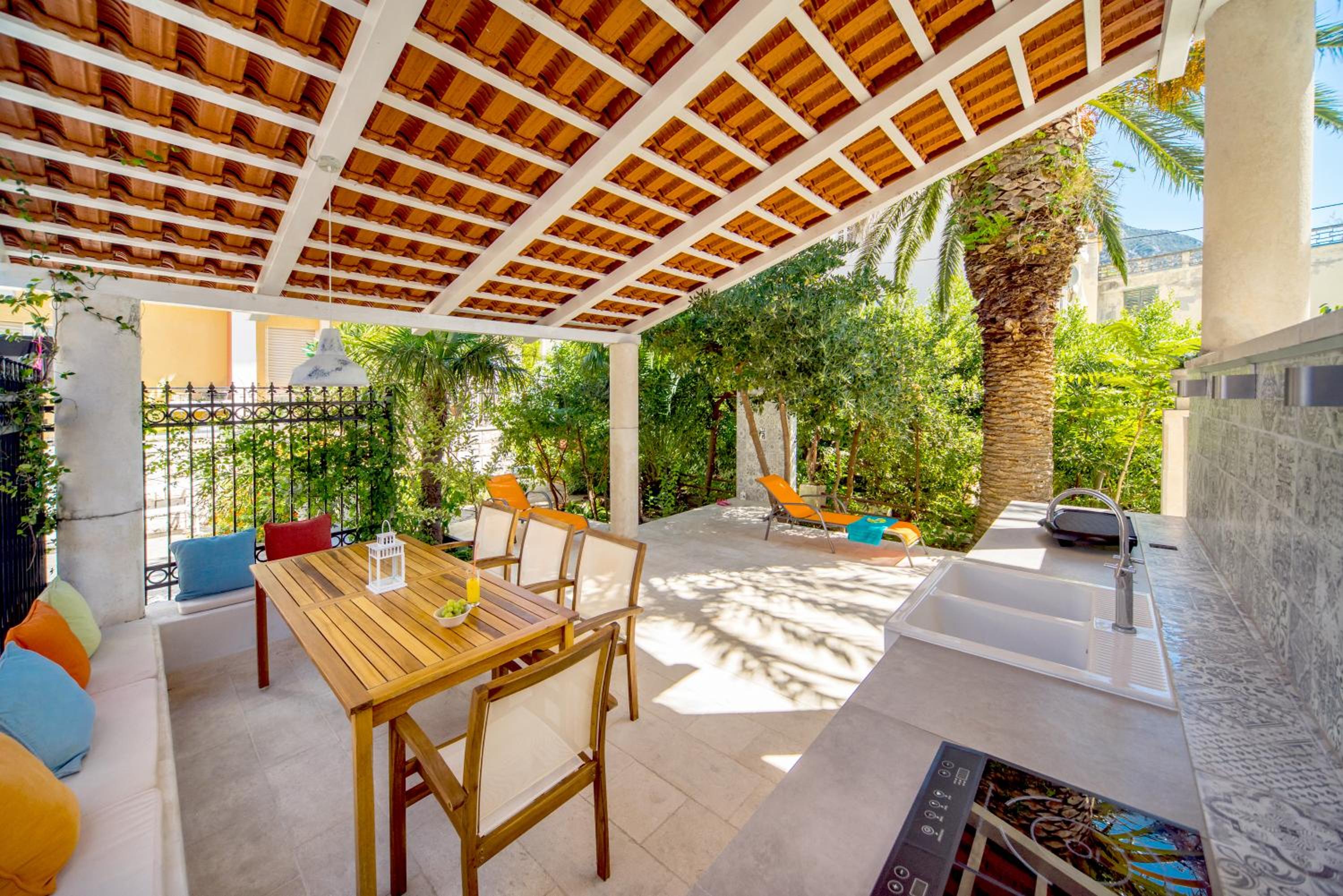 Three-Bedroom Vacation Home  photo 3