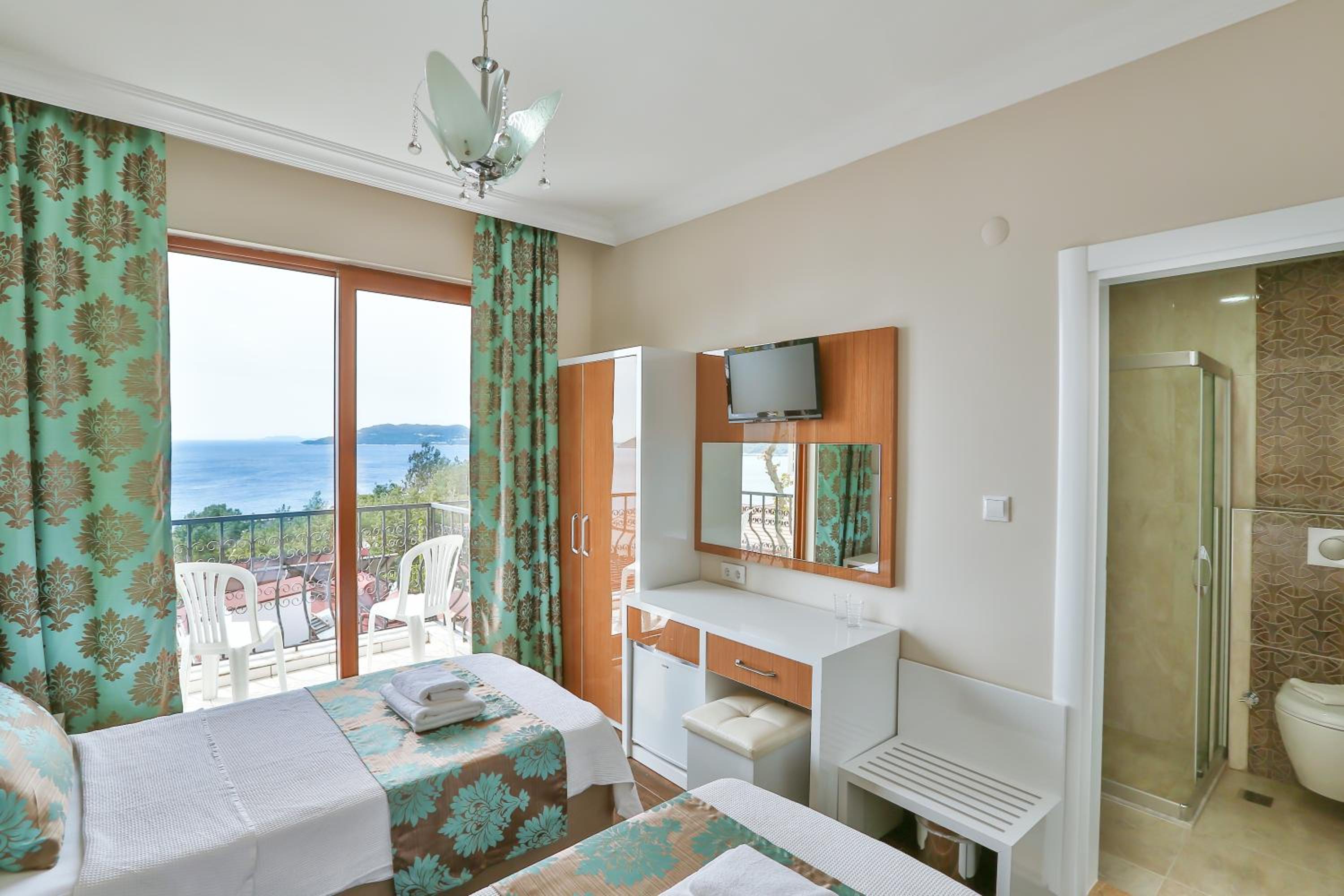 Twin Room with Sea View photo 3