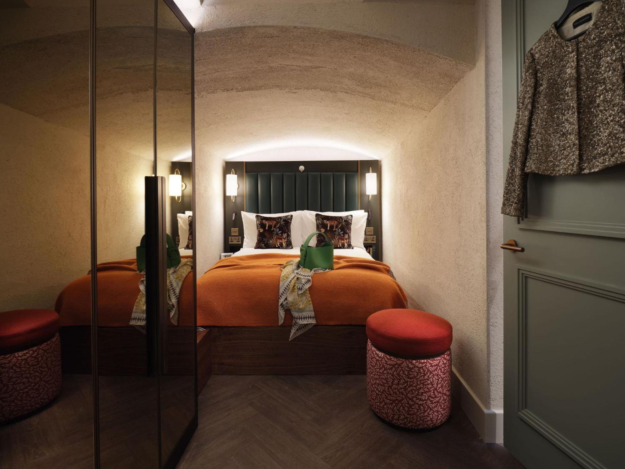 3 Bedroom Vault (Lower Ground Floor) photo 3
