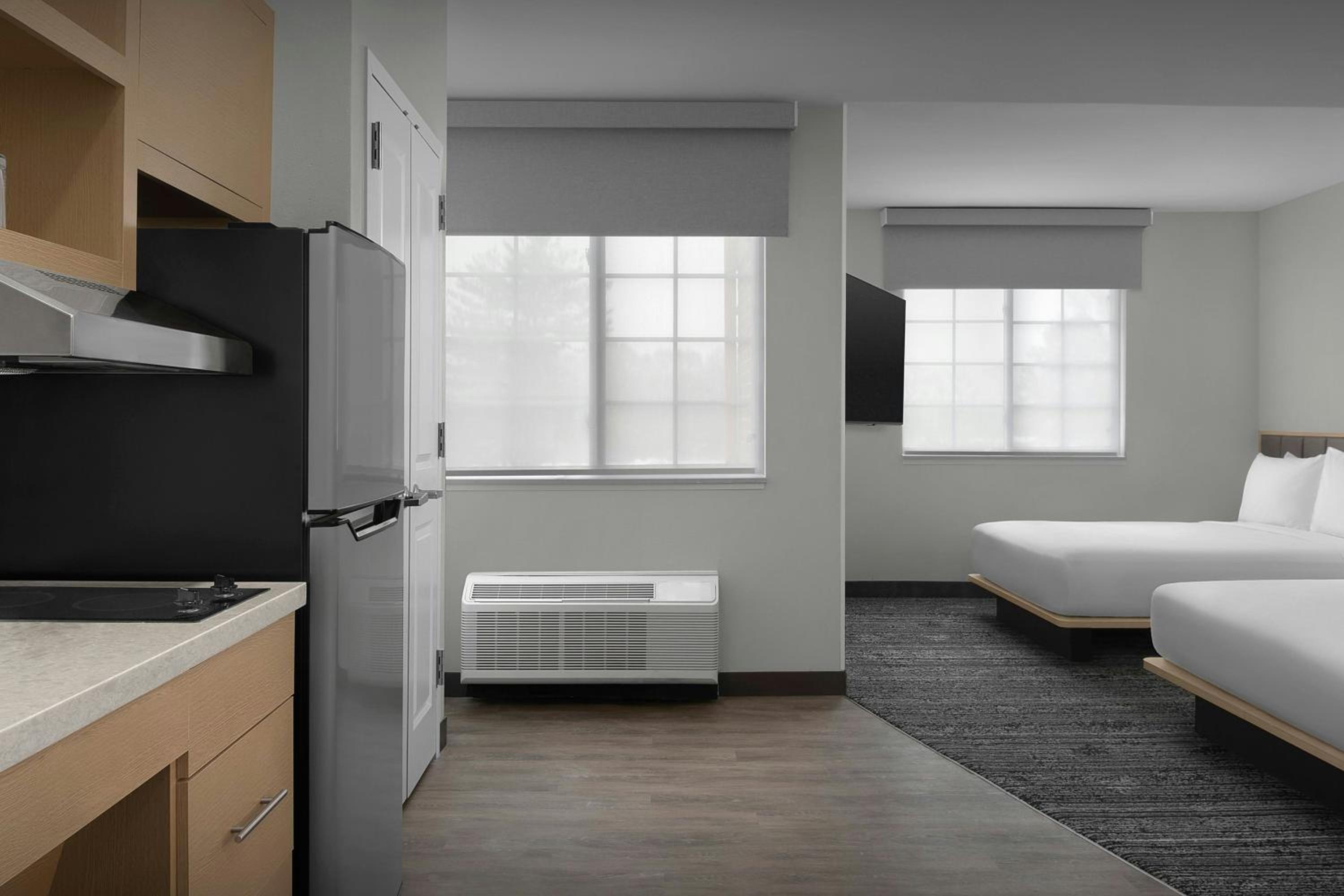Queen Studio with Sofa Bed - Hearing Accessible photo 2