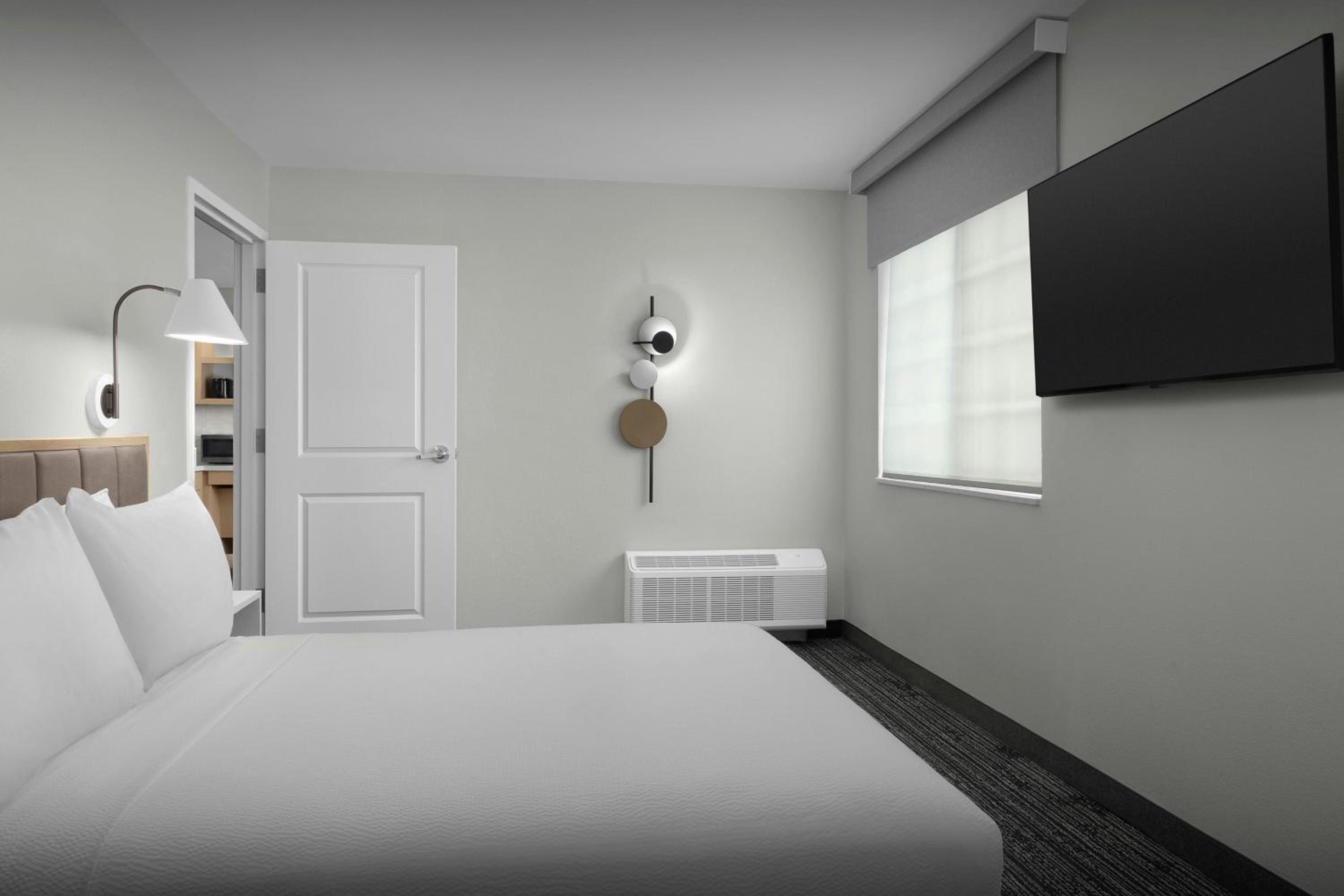 One-Bedroom King Suite with Sofa Bed - Hearing Accessible photo 3