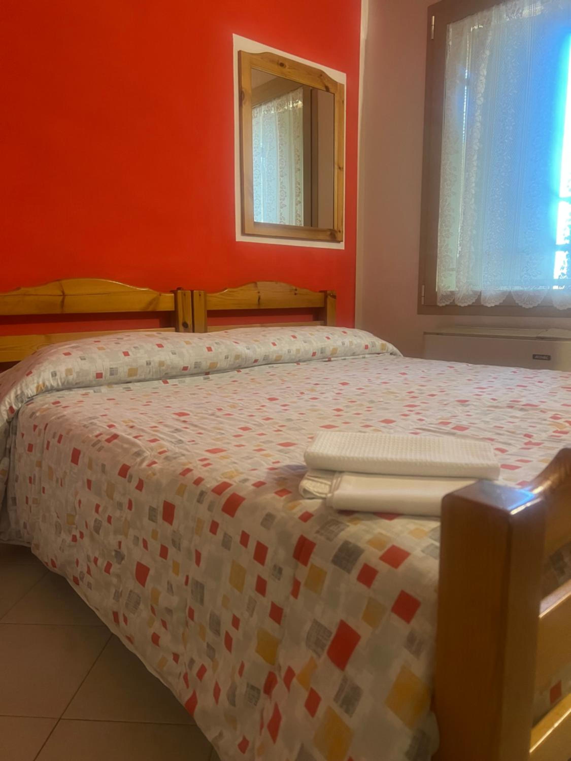 Standard Double or Twin Room photo 1