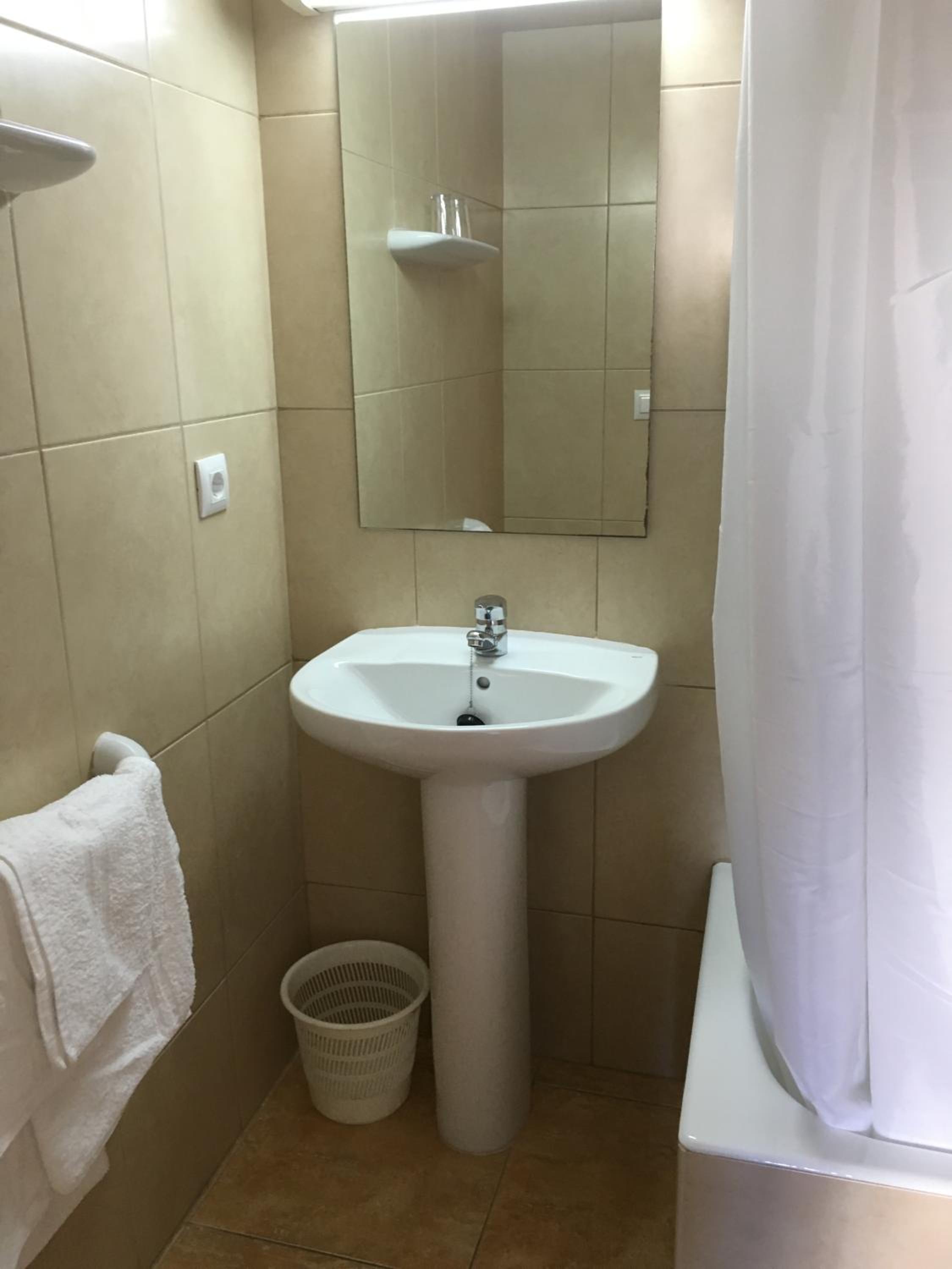 Habitación Sencilla con Balcón