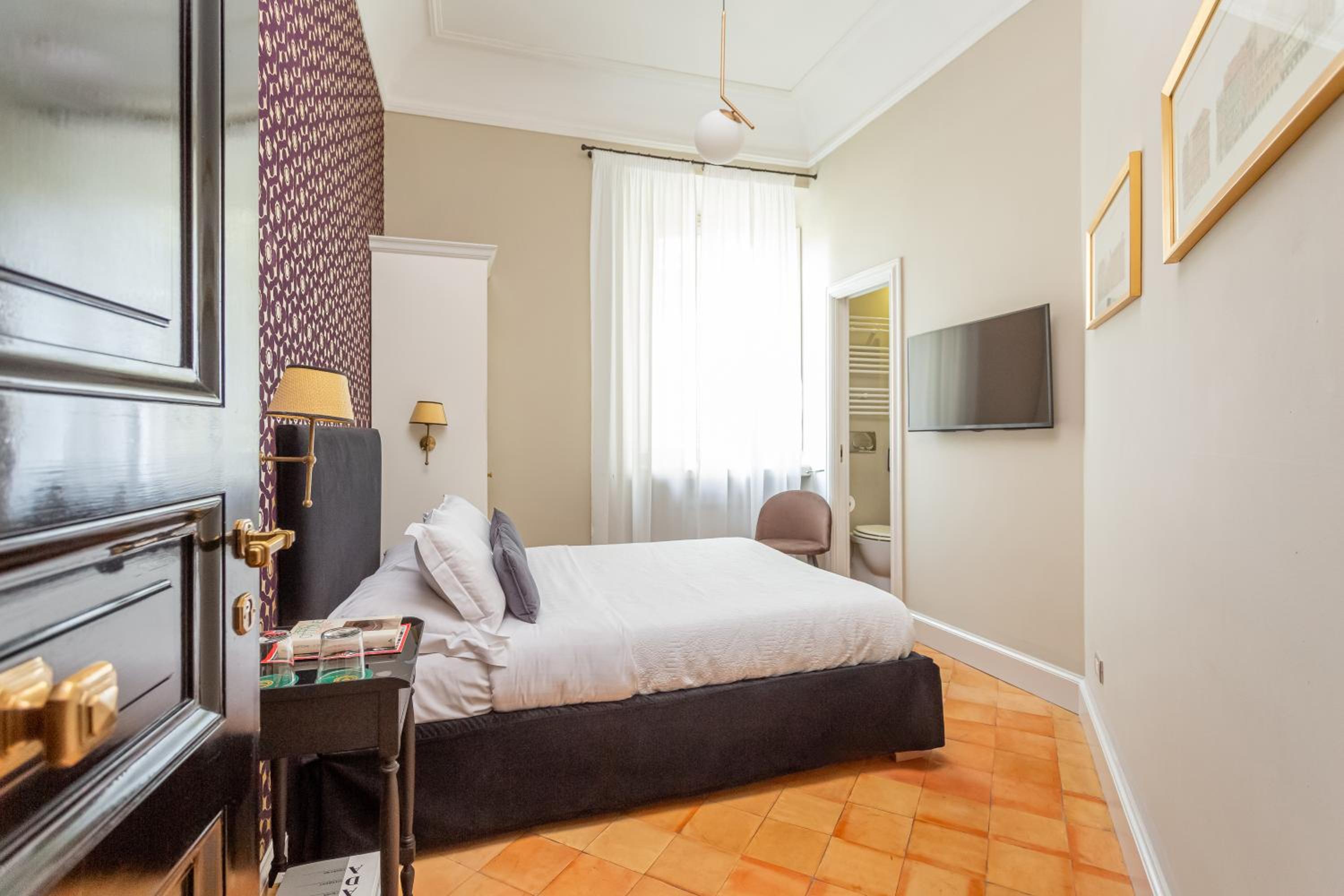 Economy Double Room photo 3