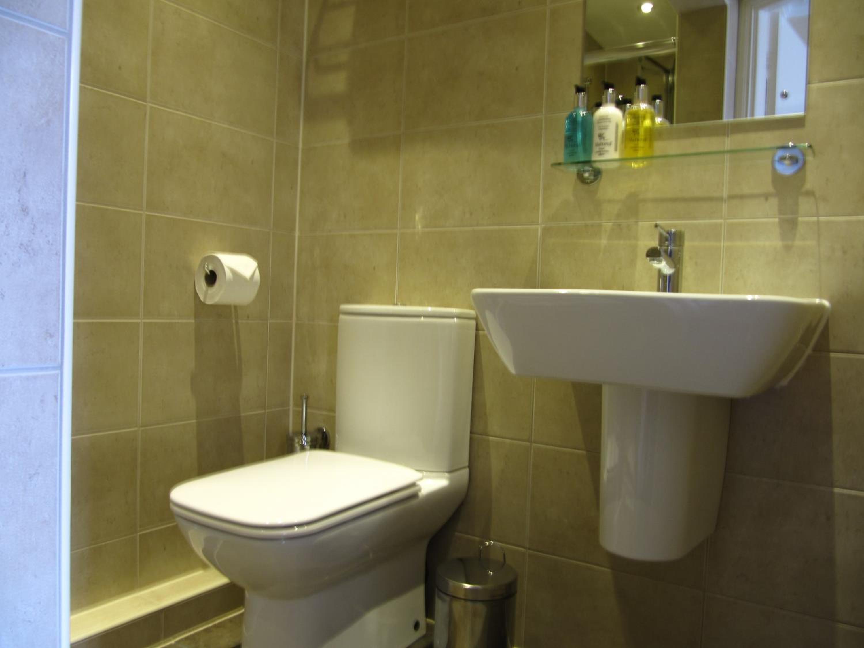 First-Floor Double Suite photo 3