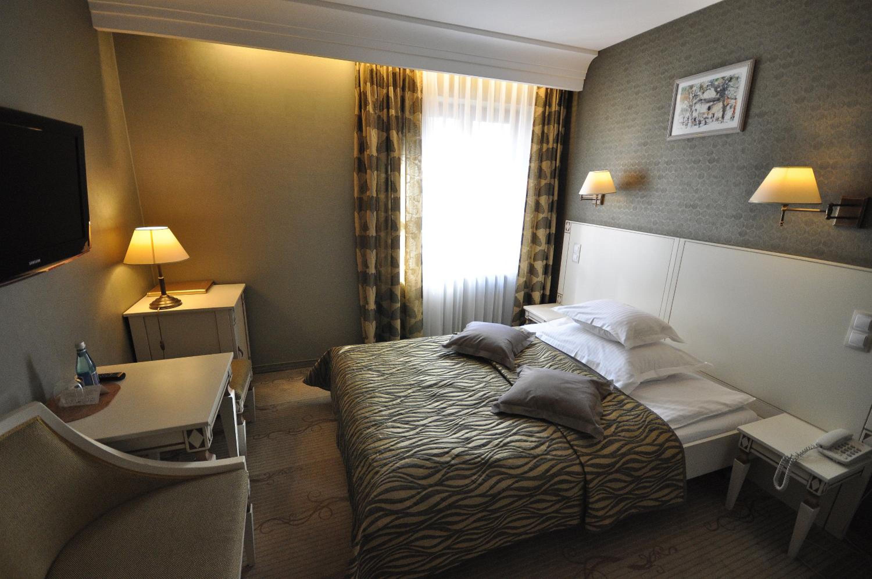 Double Room - Photo 1
