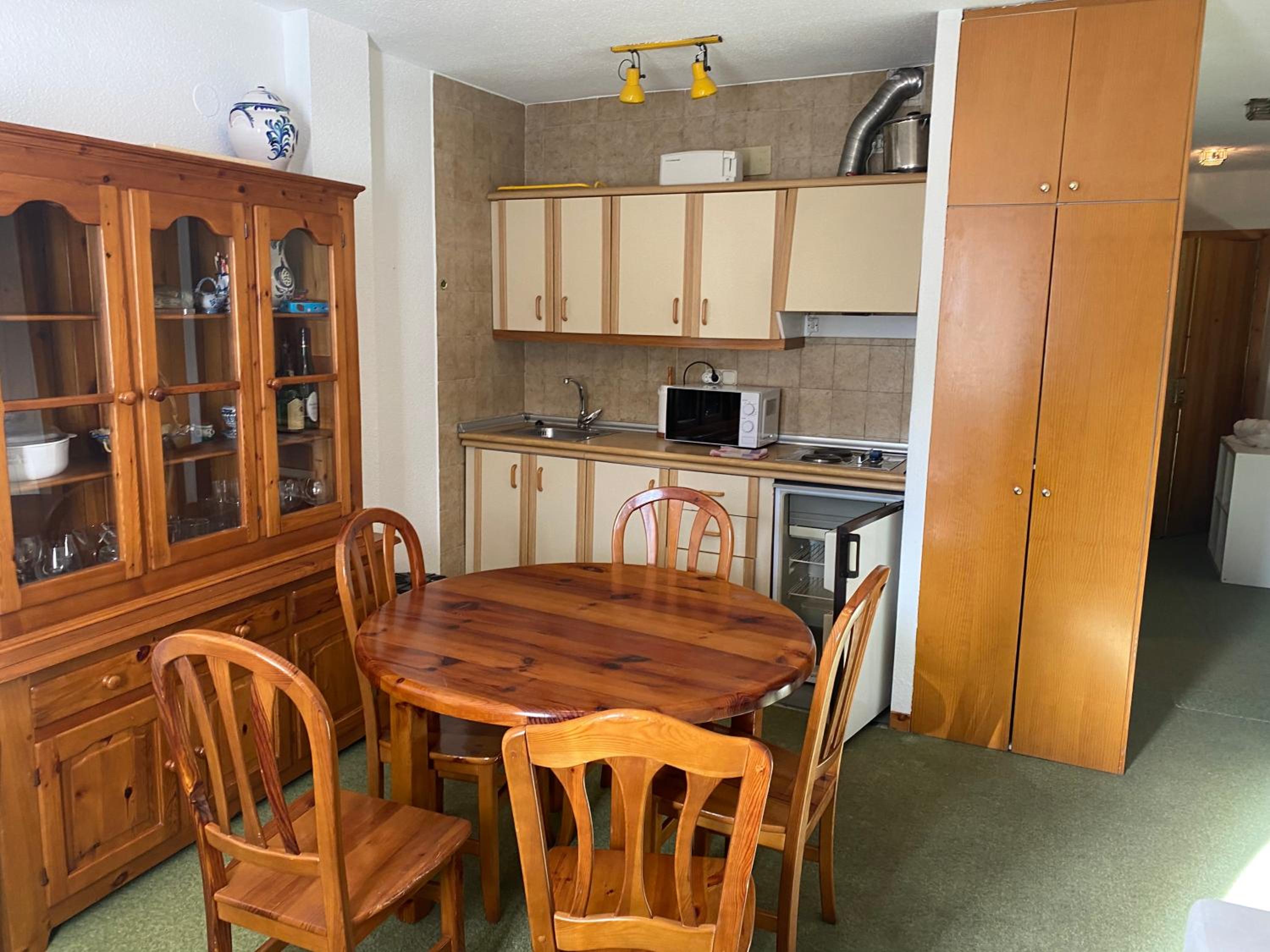 Two-Bedroom Deluxe Apartment with Balcony