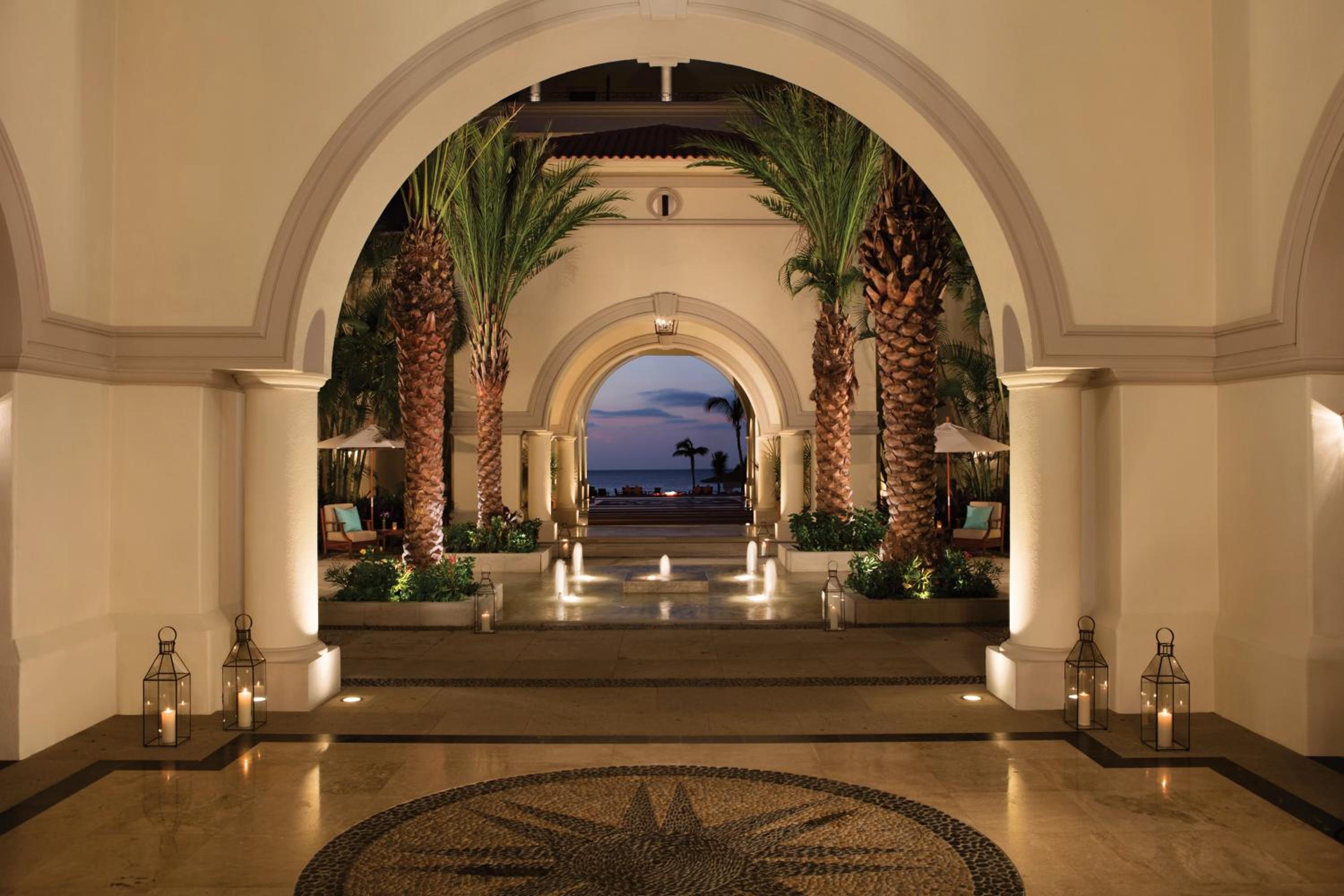 Junior Suite with Pool View - Photo 4