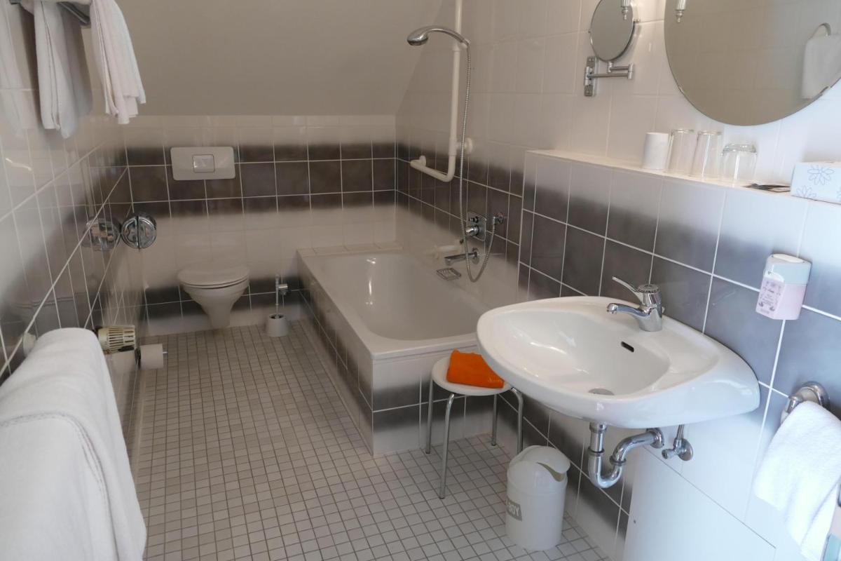 Standard Double Room photo 3