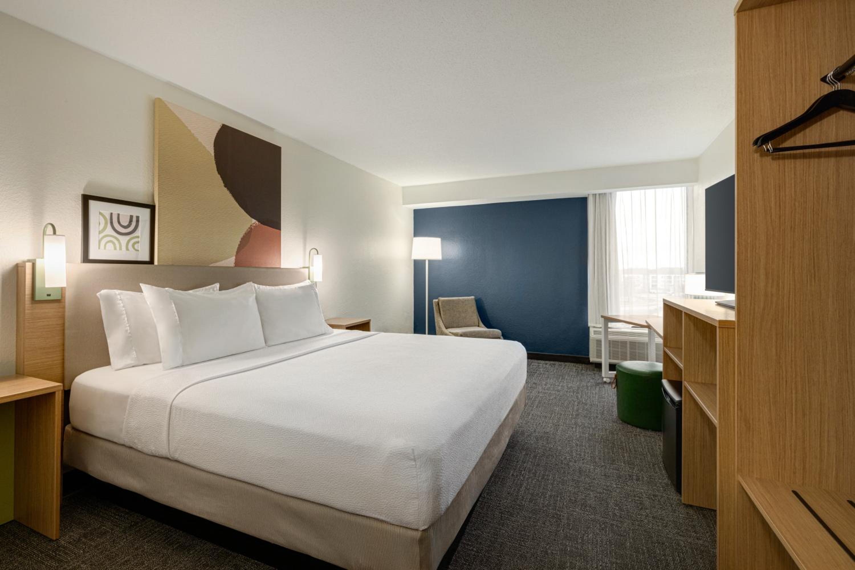 King Room with Roll-In Shower - Mobility and Hearing Access