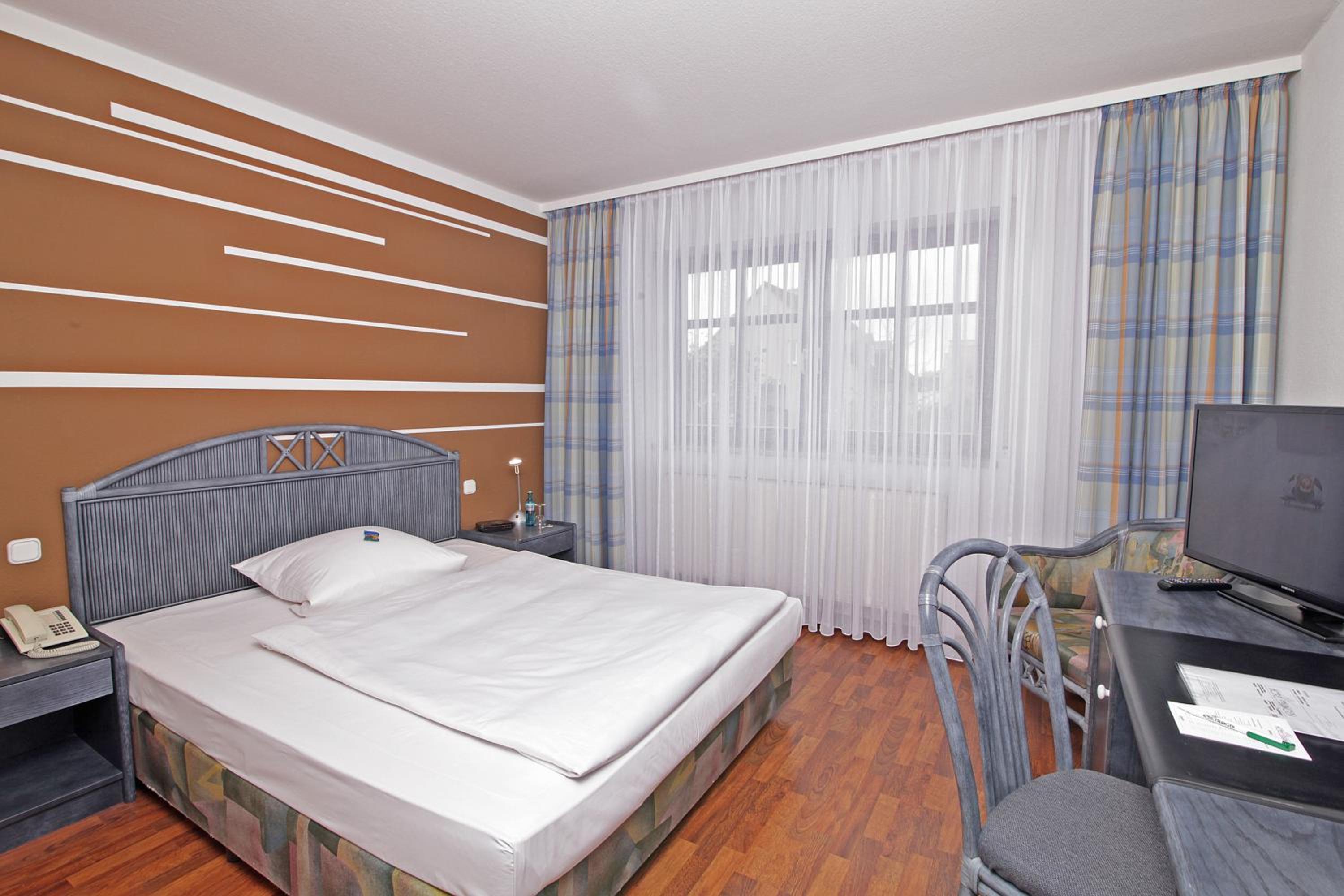 Double Room - Photo 7