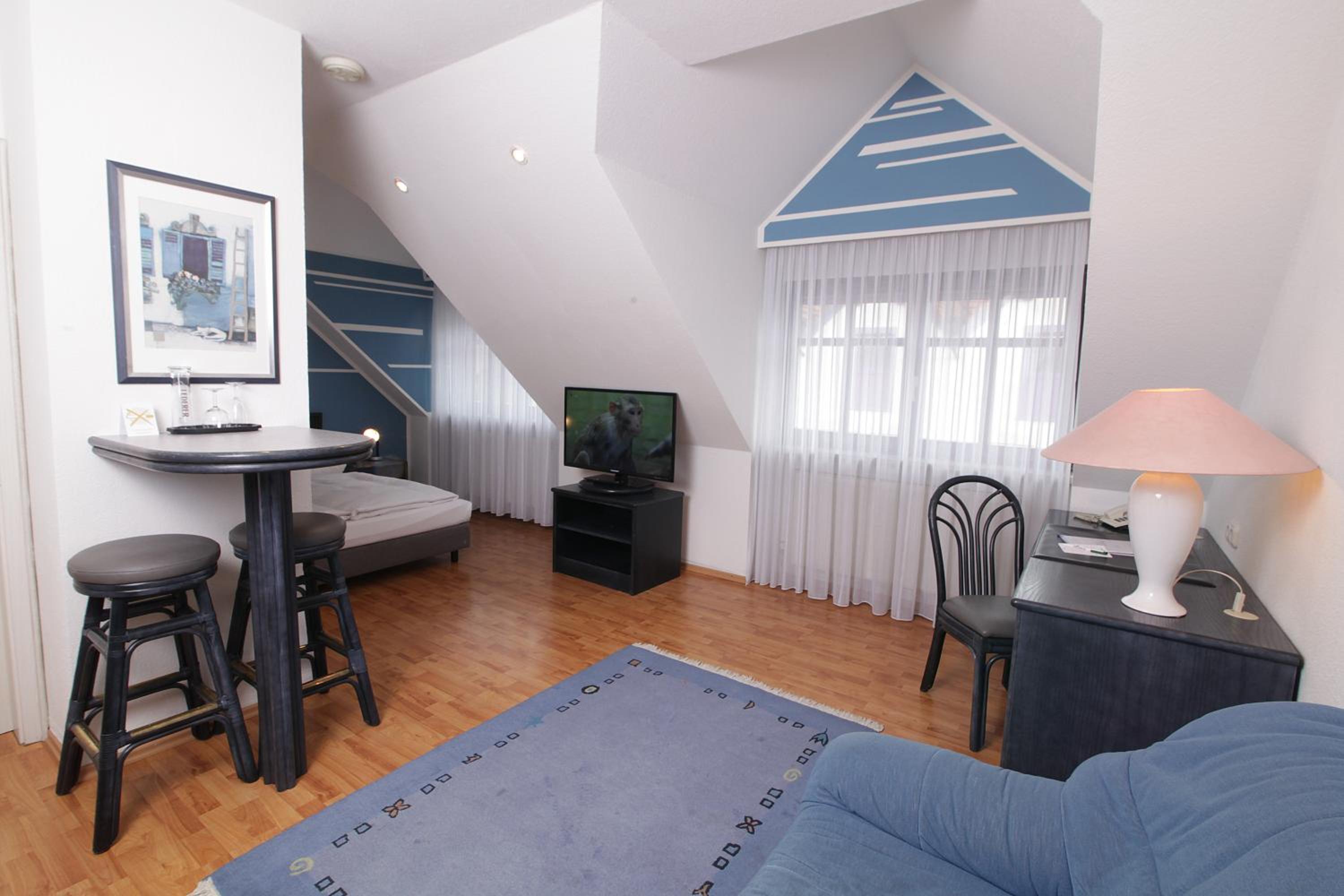 Standard Double Suite - Photo 12