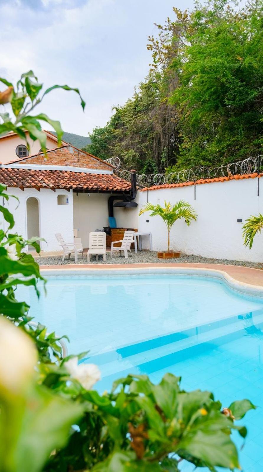 Two-Bedroom Apartment with Pool View photo 1