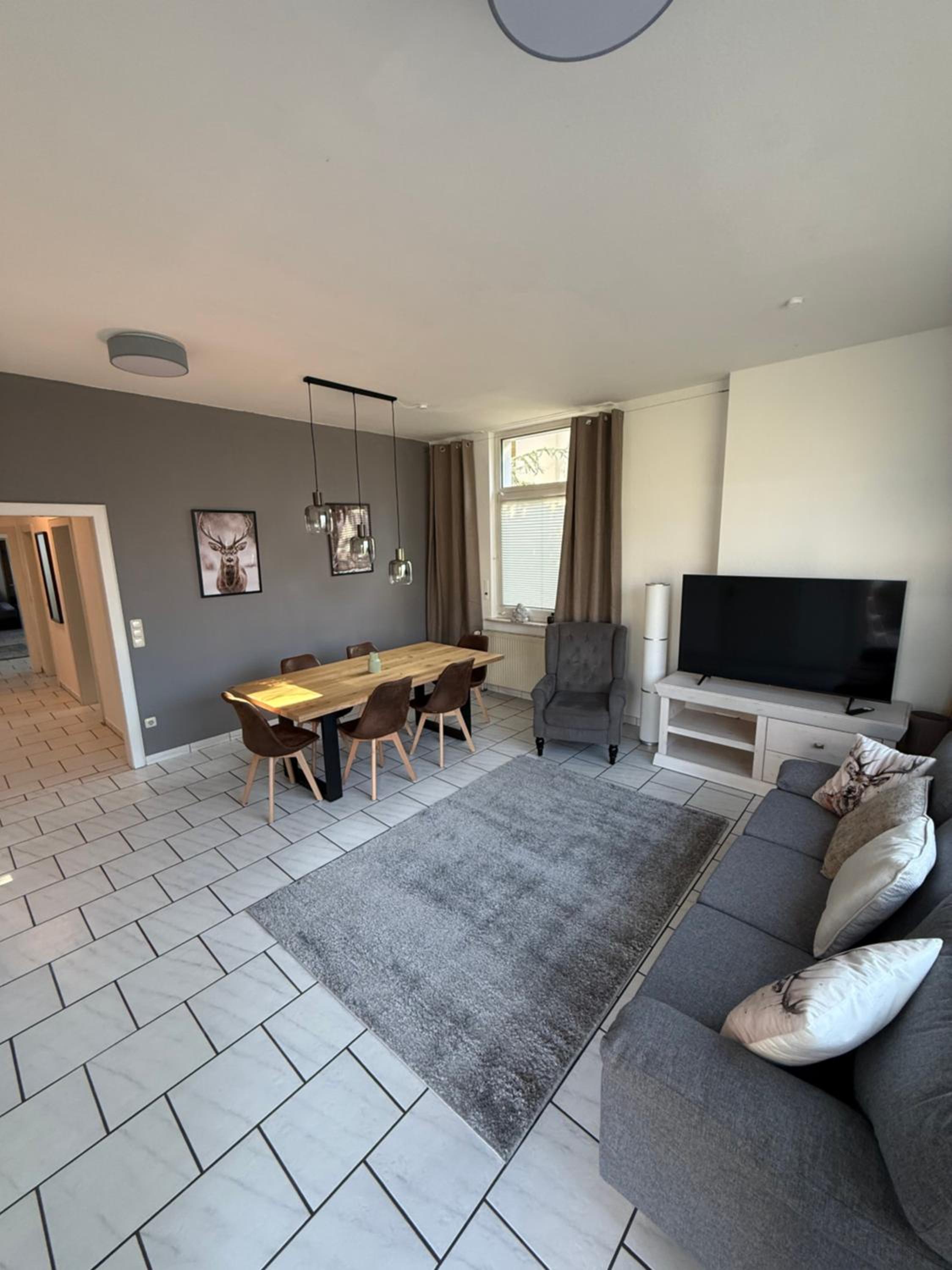 Two-Bedroom Apartment - Photo 9