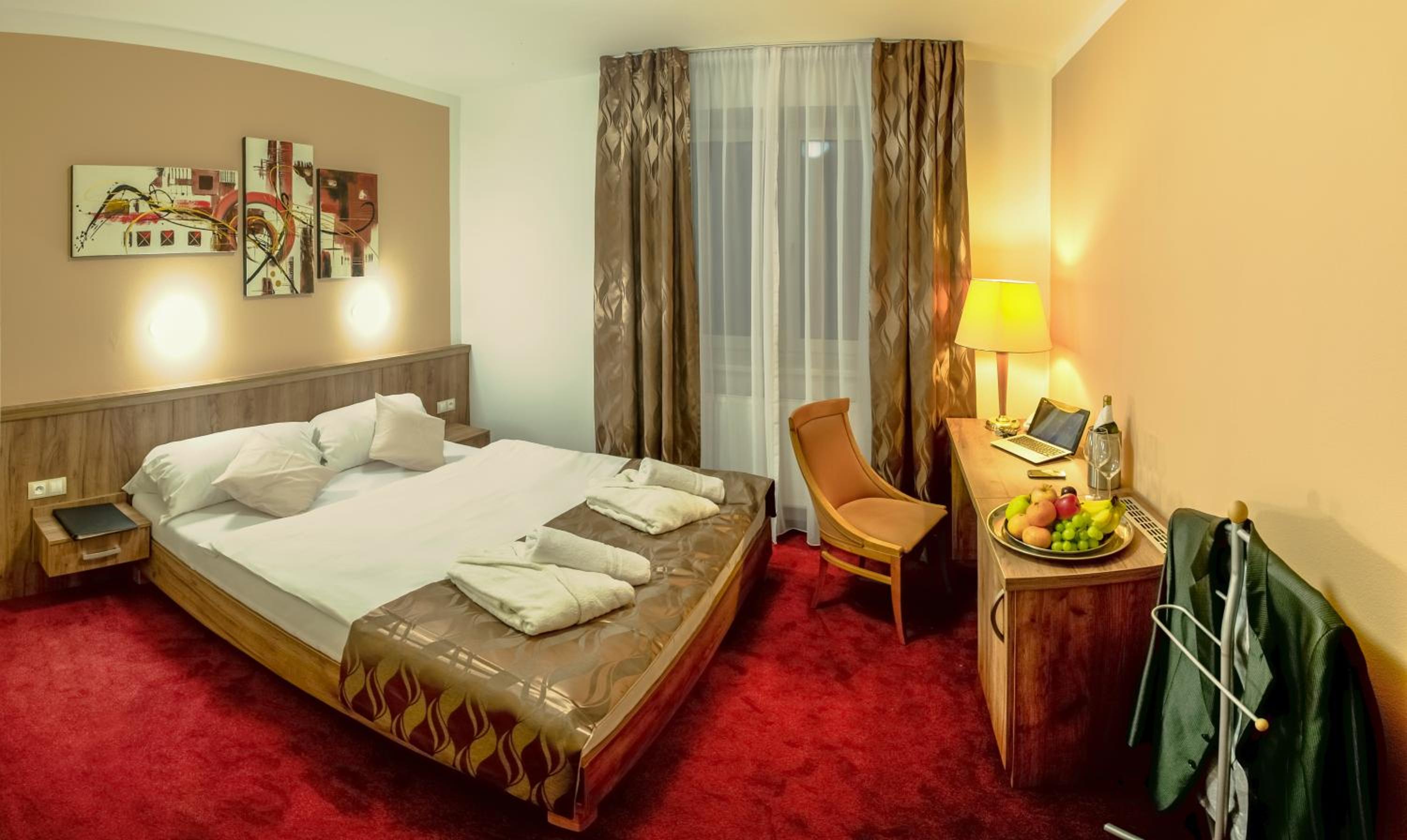 Standard Double or Twin Room photo 1