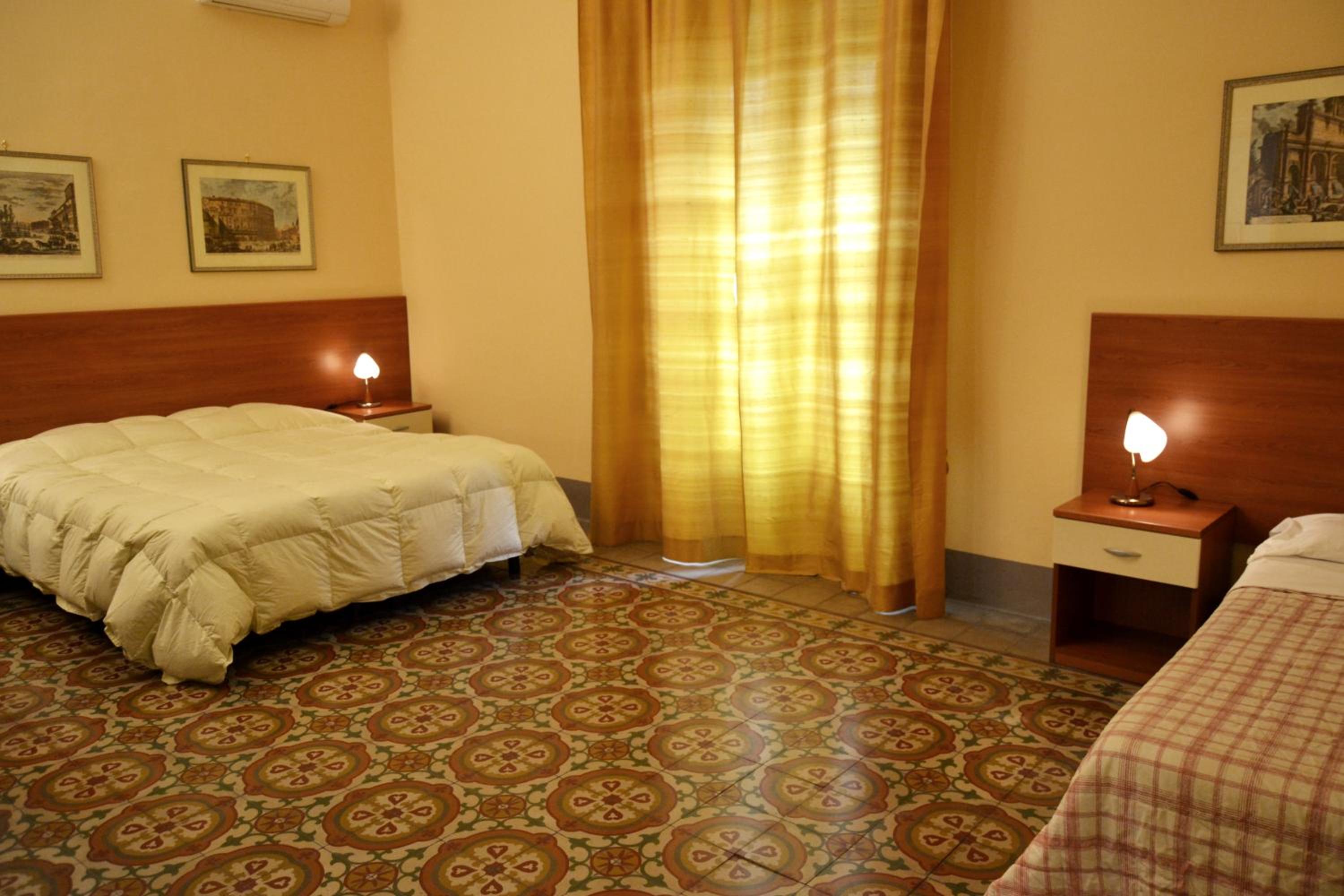 Triple Room with Private Bathroom photo 2