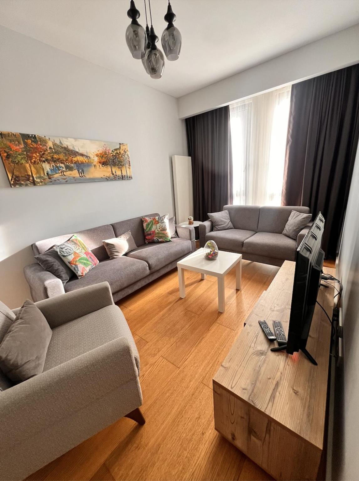Deluxe One-Bedroom Apartment With City View photo 2