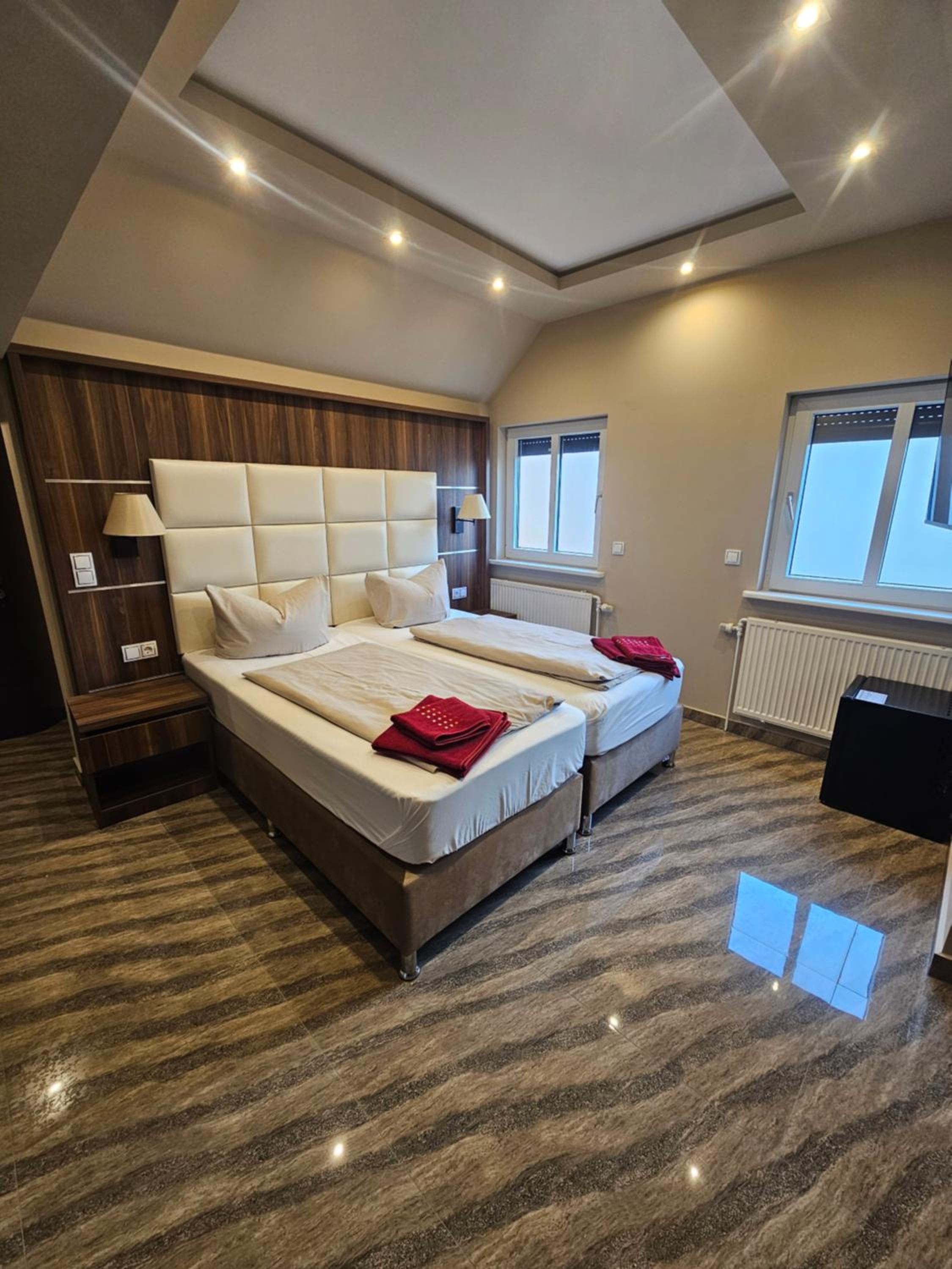 Double or Twin Room - Photo 1