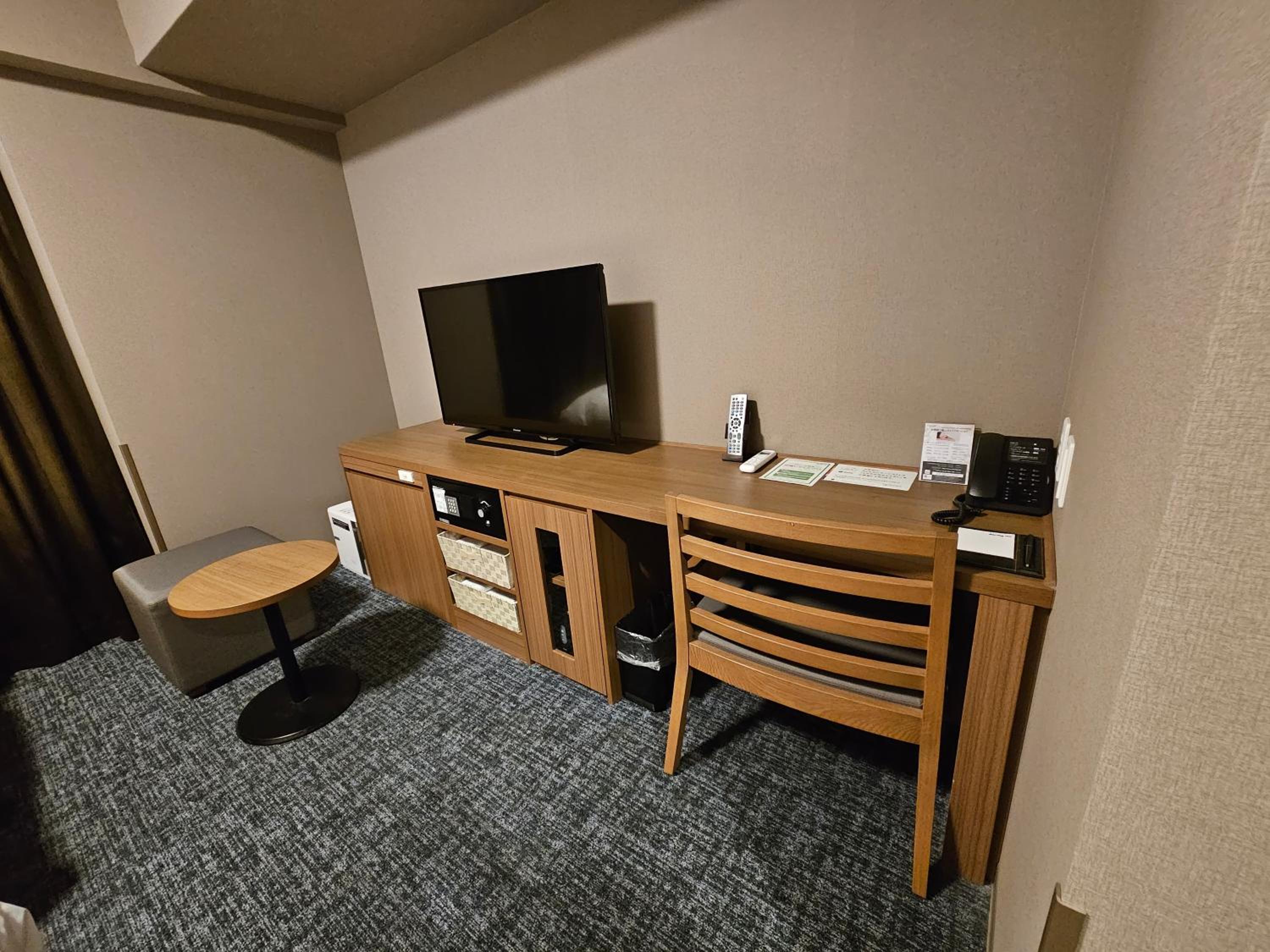 Standard Twin Room - Photo 8