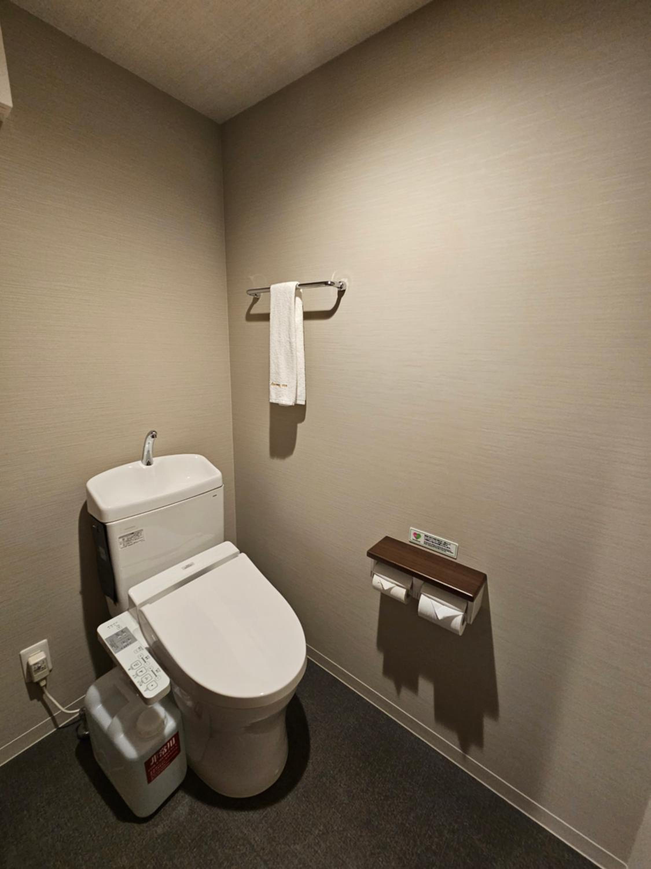 Deluxe Twin Room - Photo 8