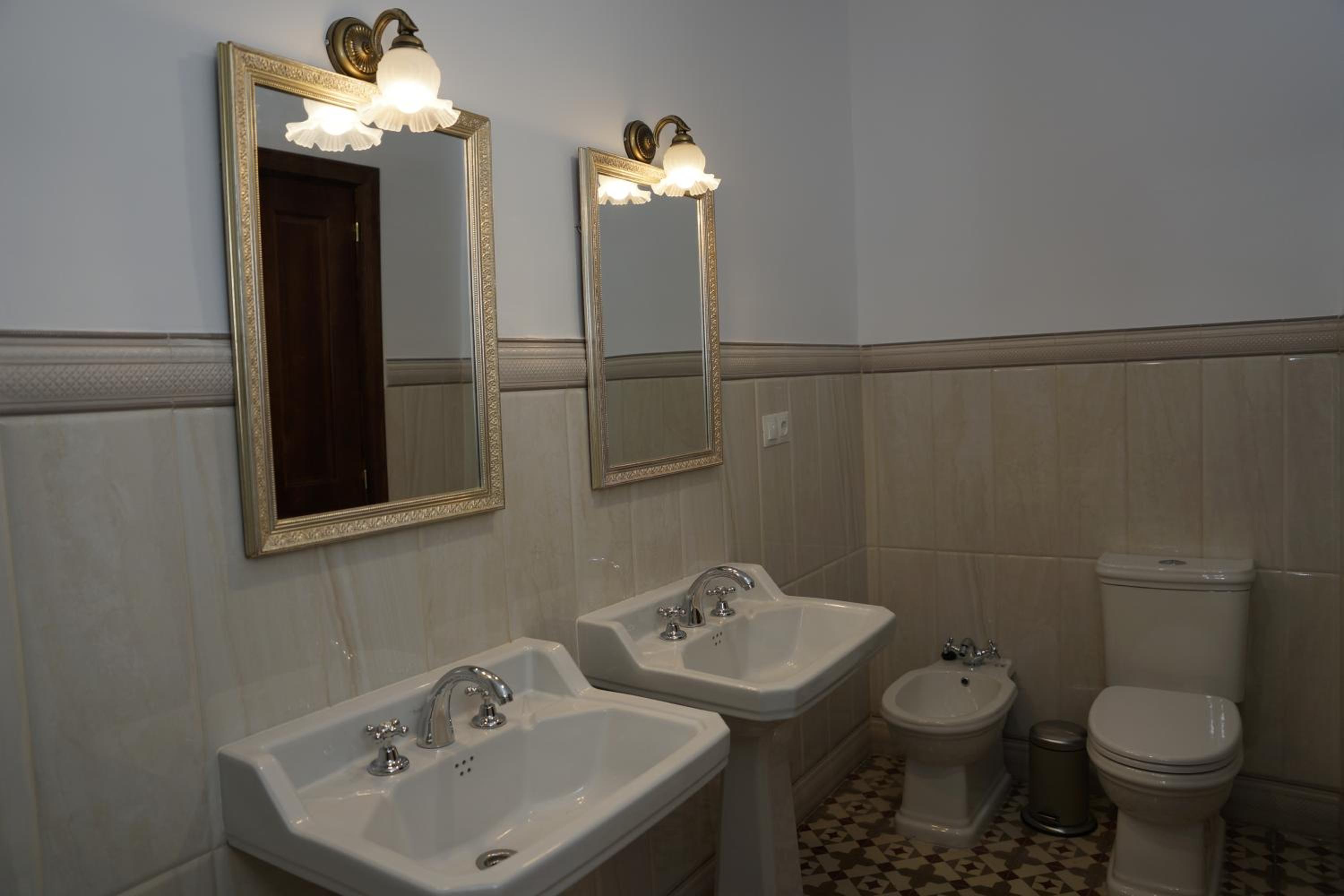 Deluxe Double or Twin Room with Balcony photo 3