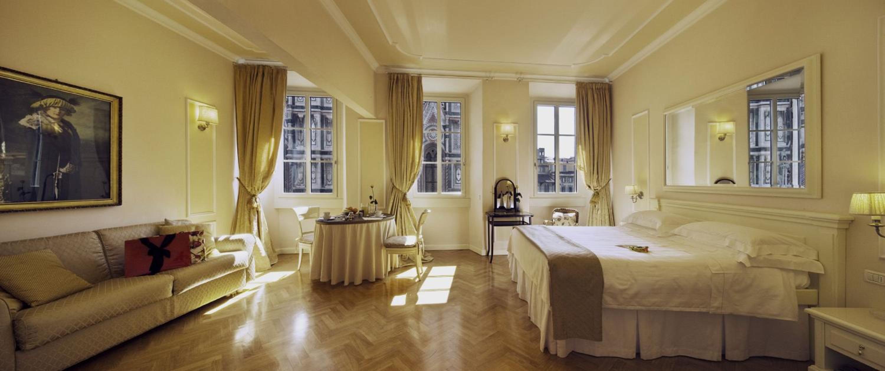 Deluxe Apartment with Duomo View (4 Adults)