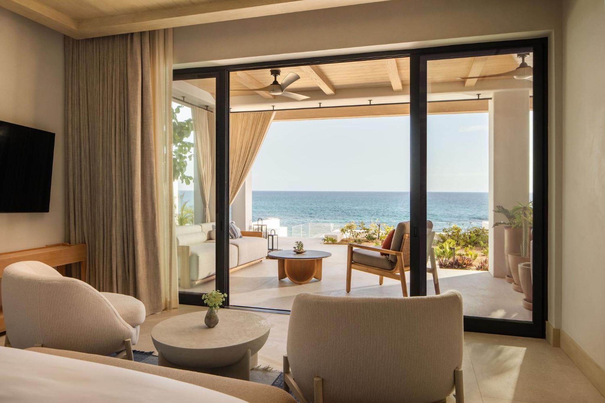 Oceanfront 5 Bedroom Residence photo 2