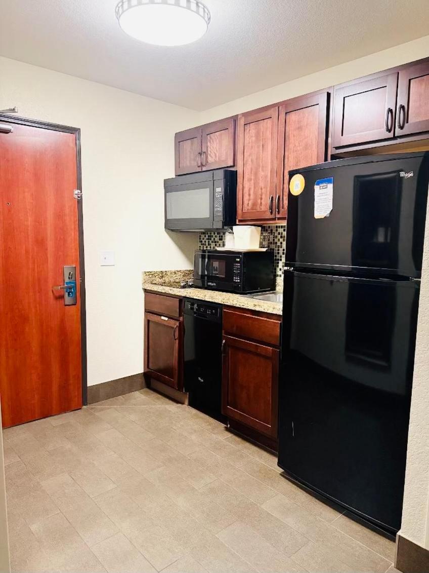 Efficiency King Suite - Accessible/Non-Smoking - Photo 4
