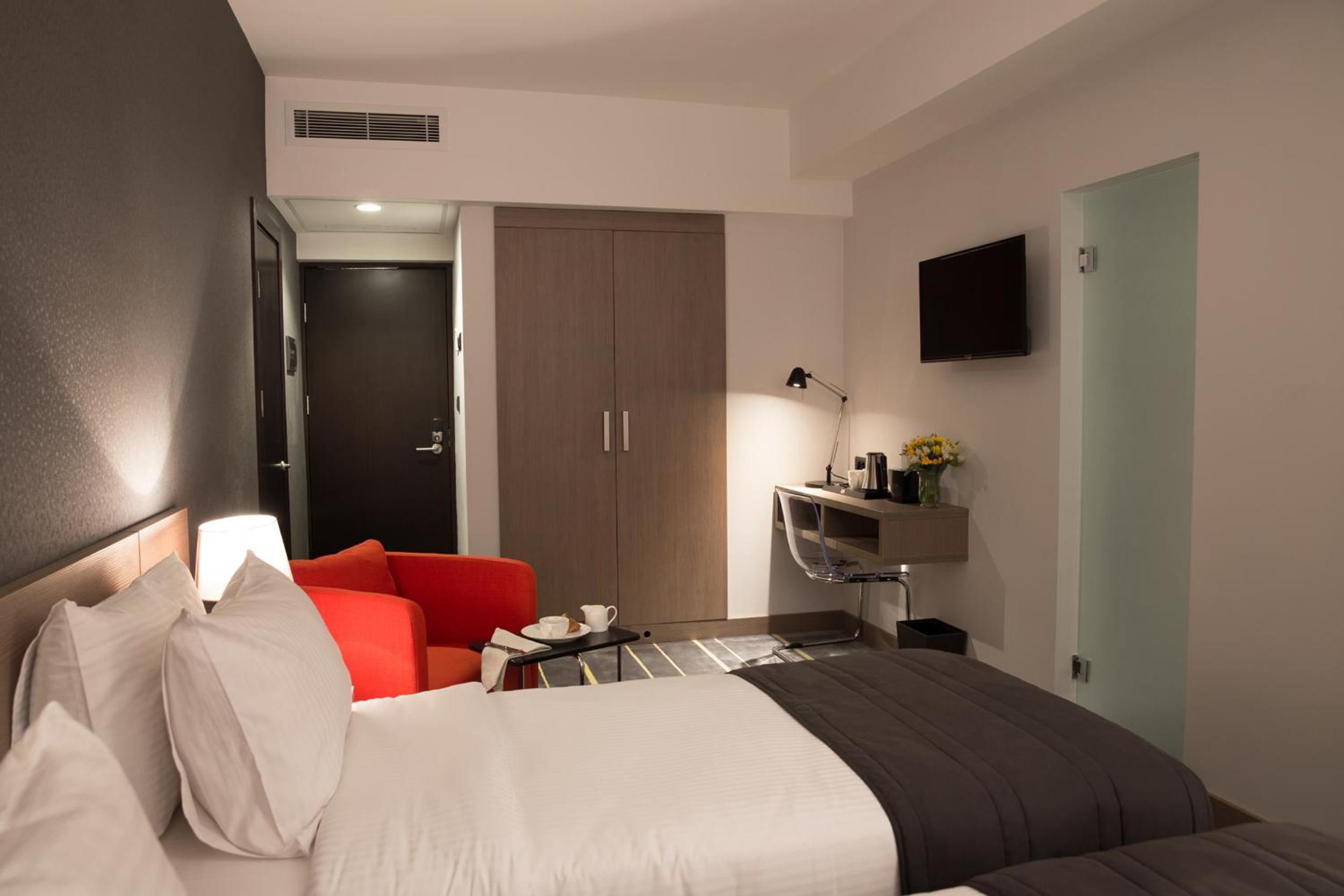 Standard Double or Twin Room photo 3