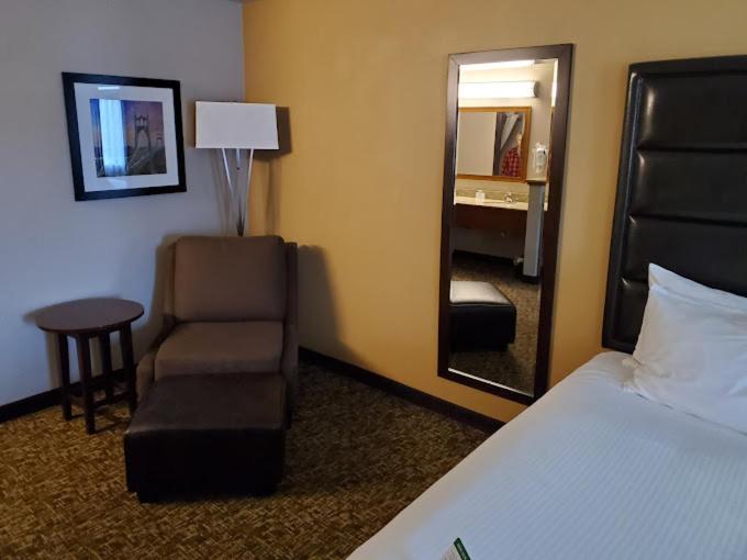 King Room - Disability Access photo 2