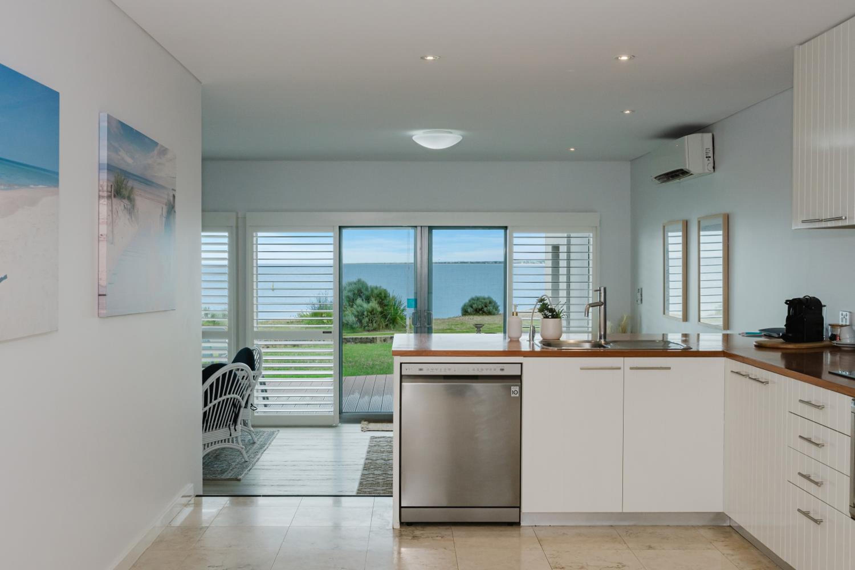 Beachfront Bliss 1 Bedroom Beachfront Villa