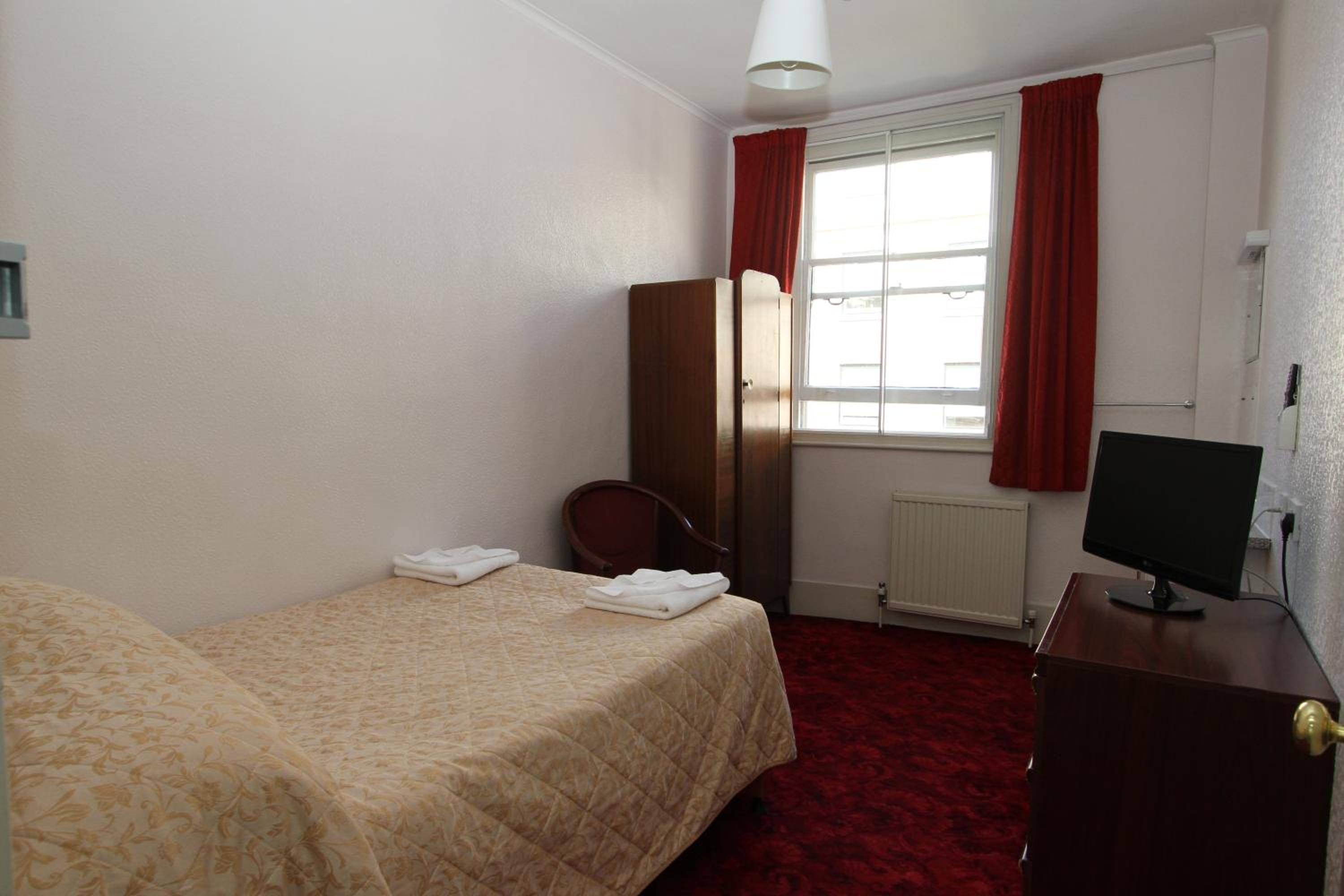 Standard Double Room photo 2