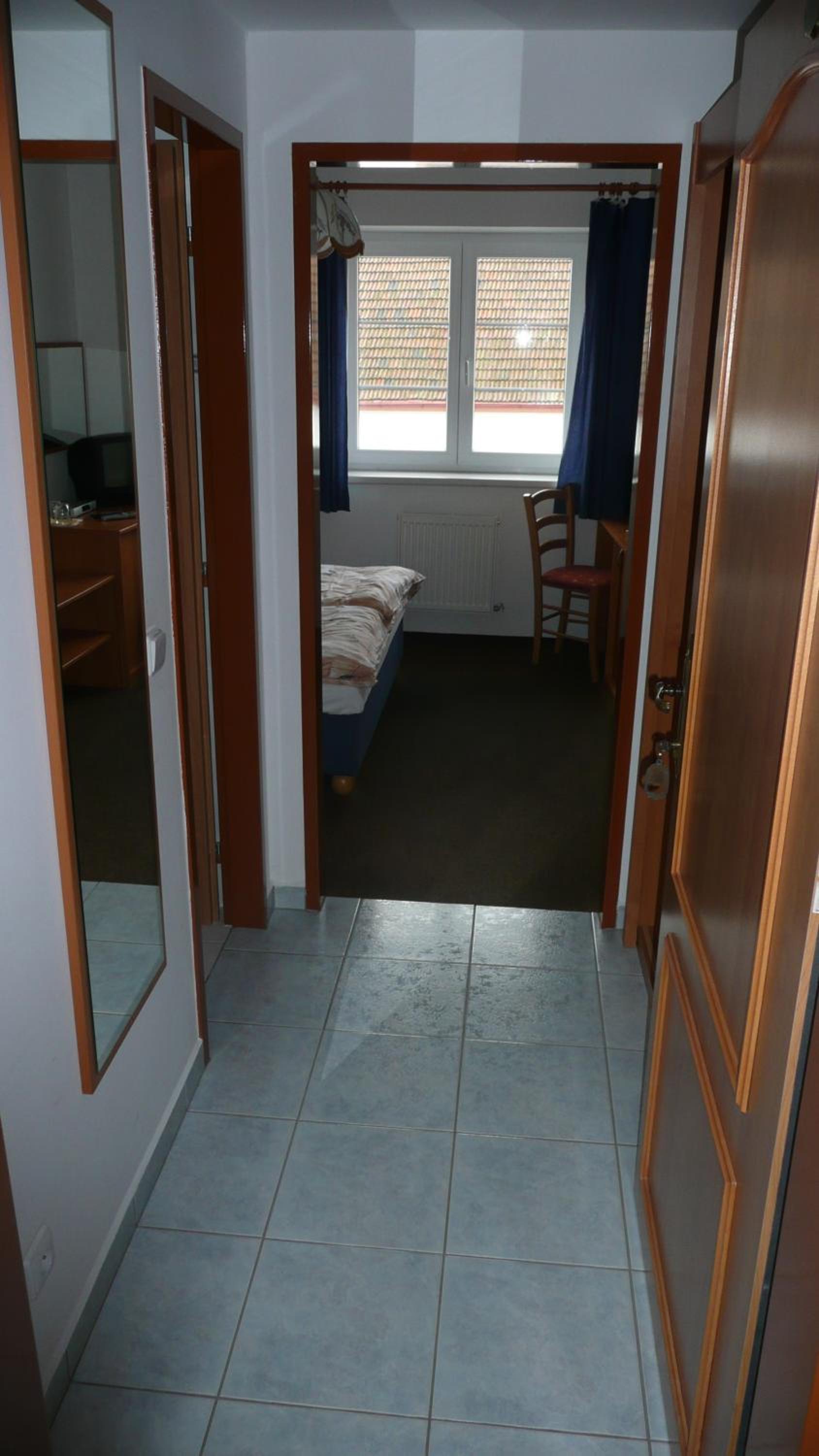 Deluxe Double Room with Shower photo 3