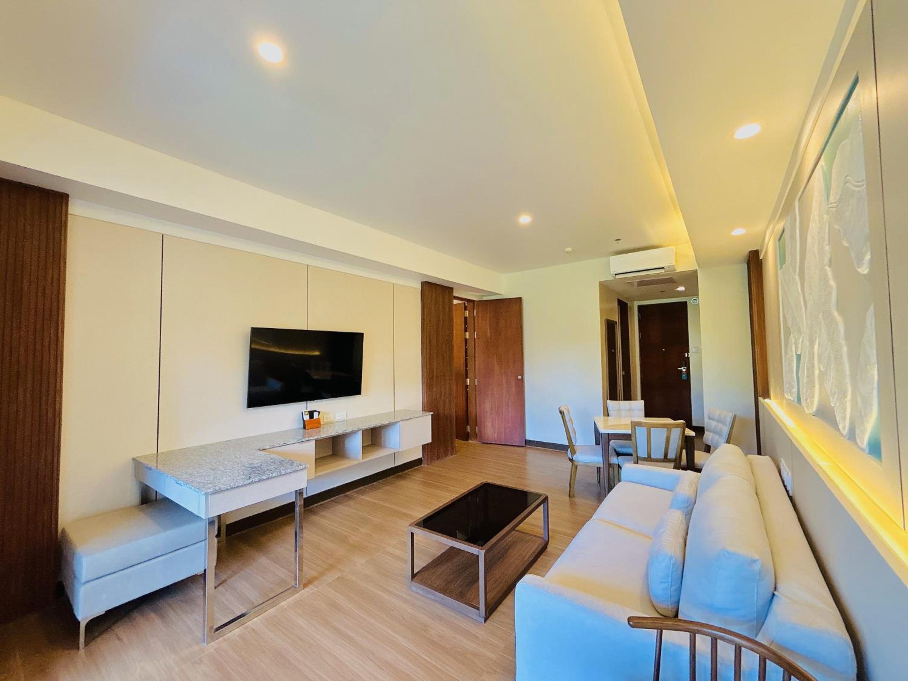 Family Room - Photo 1