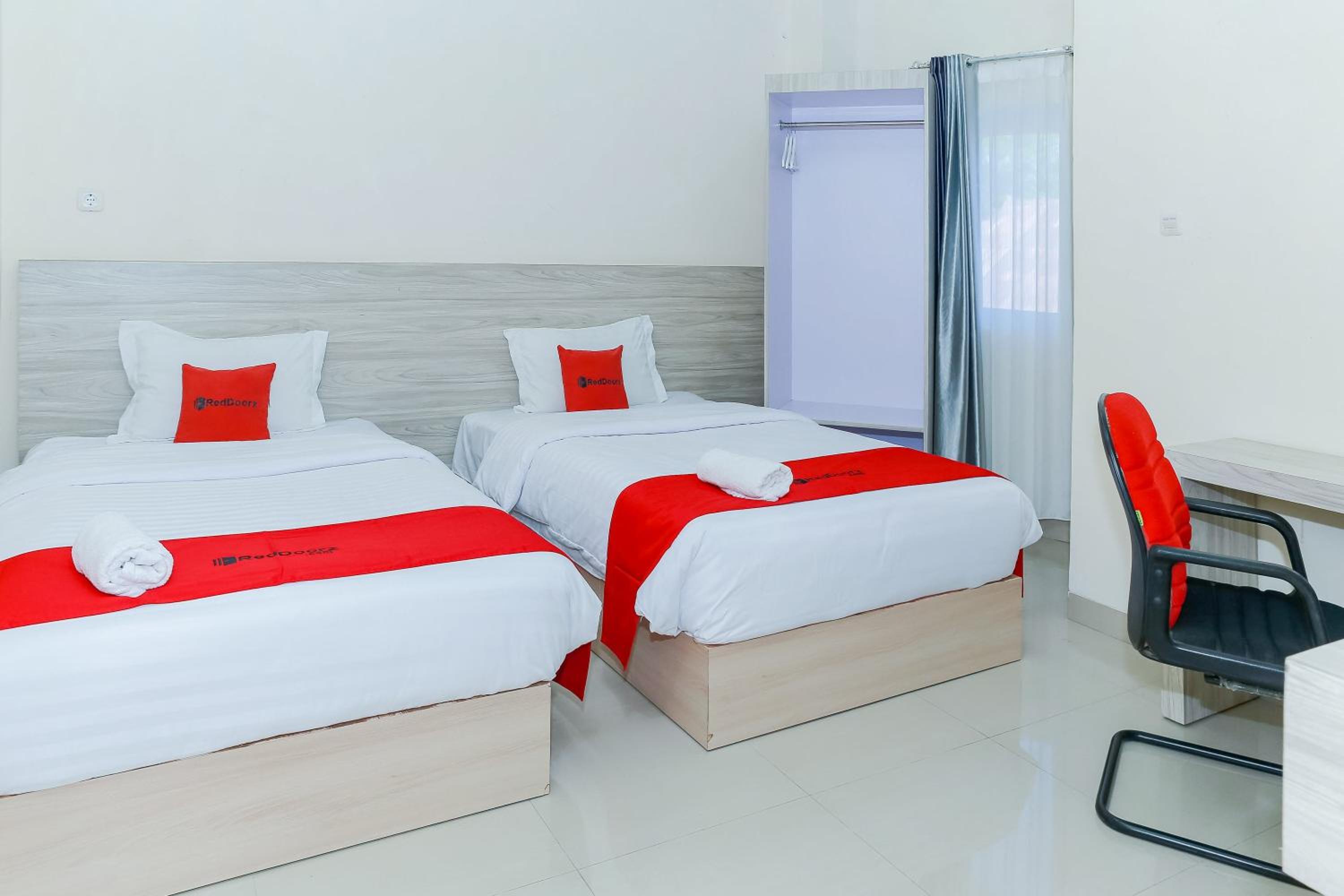Deluxe Twin Room - Photo 6