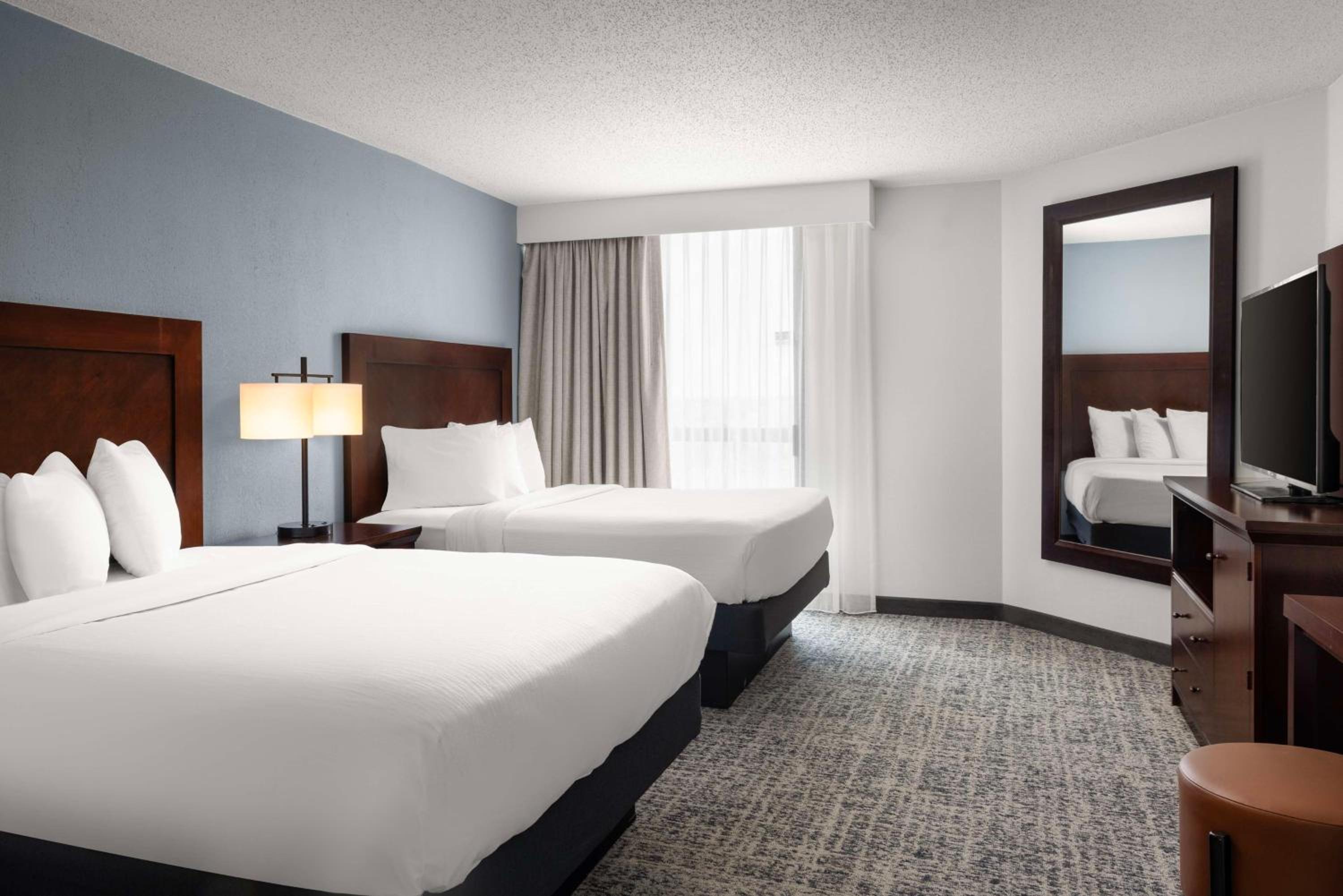 Queen Suite with Two Queen Beds - Allergy Friendly photo 2