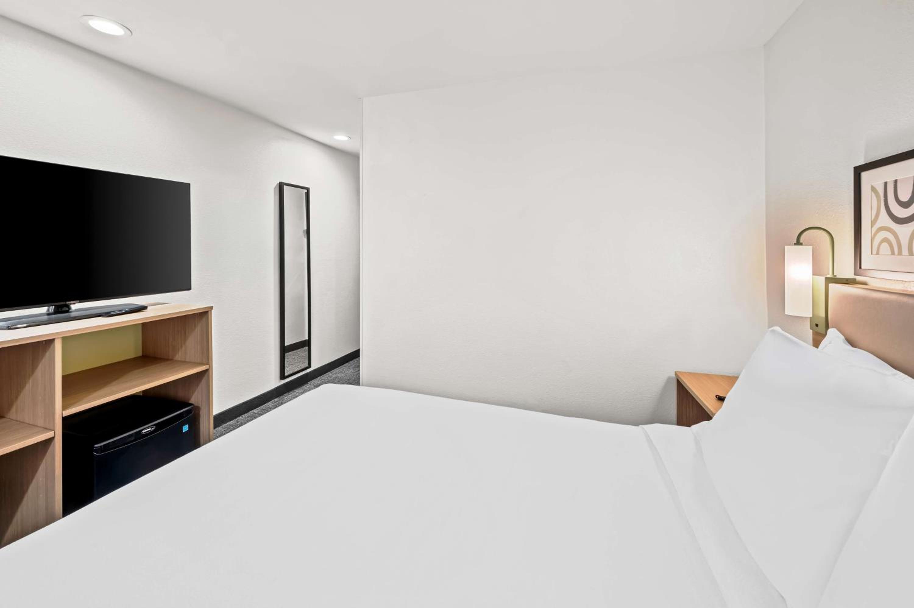 Queen Room - Photo 1