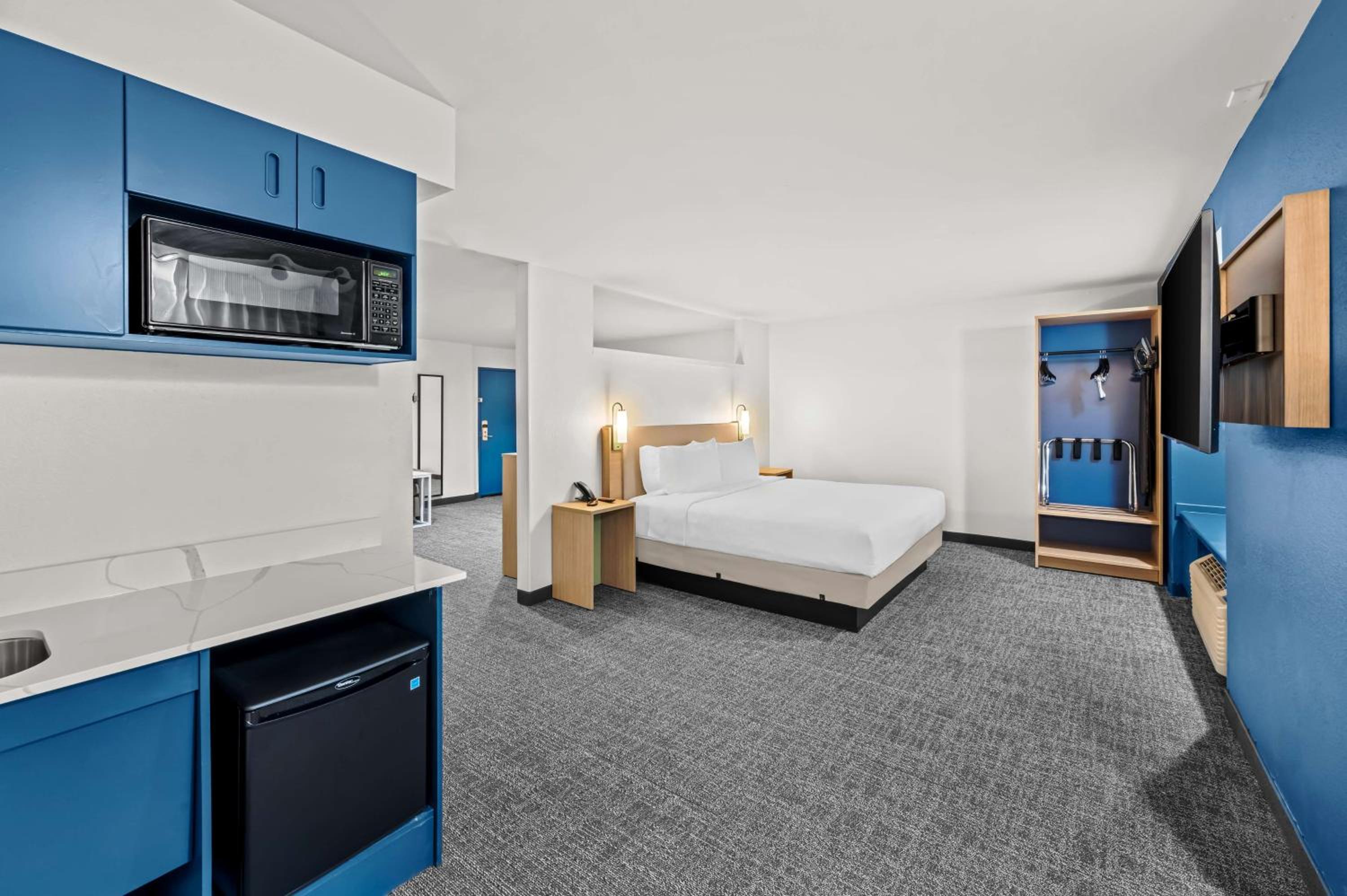 King Suite - Photo 5